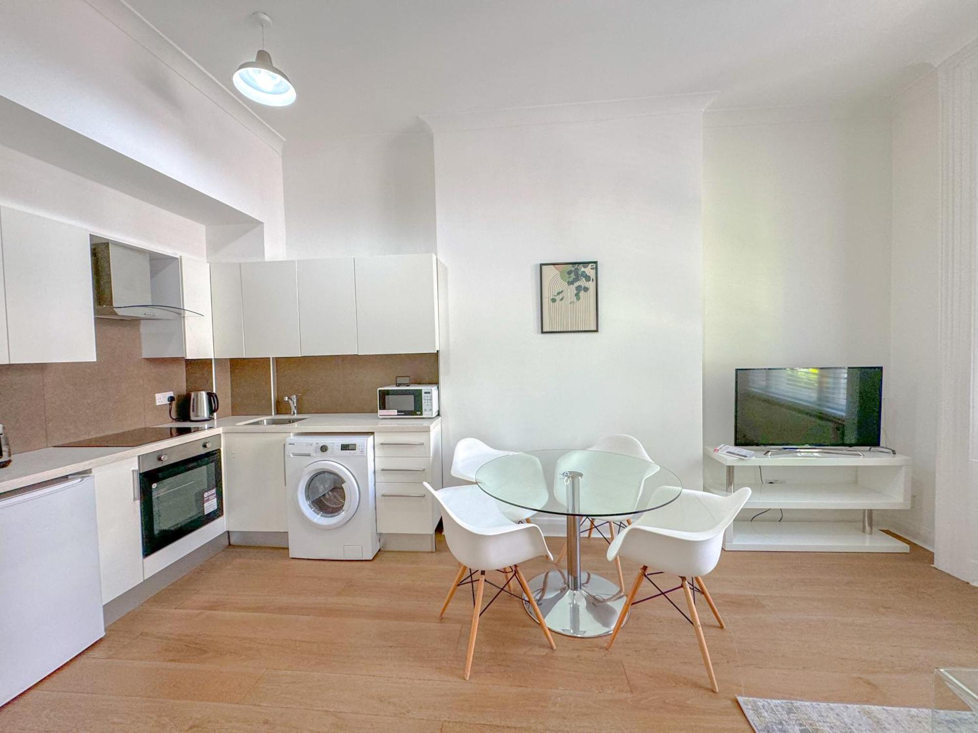 Primestate Hyde Park * London