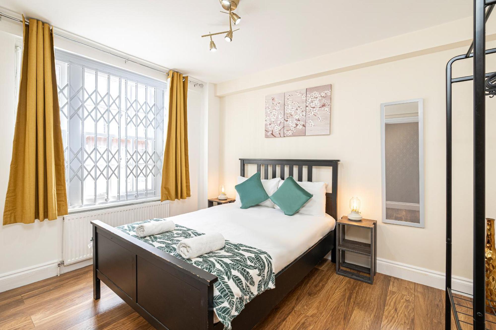 3 Bedrooms Near Hyde Park&oxford St * Londen