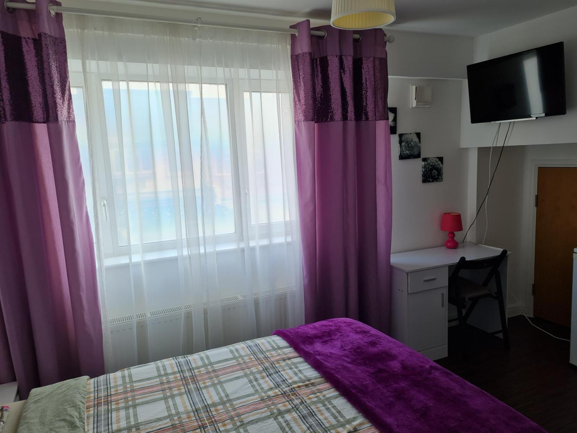 Travelstop #london-ealing *