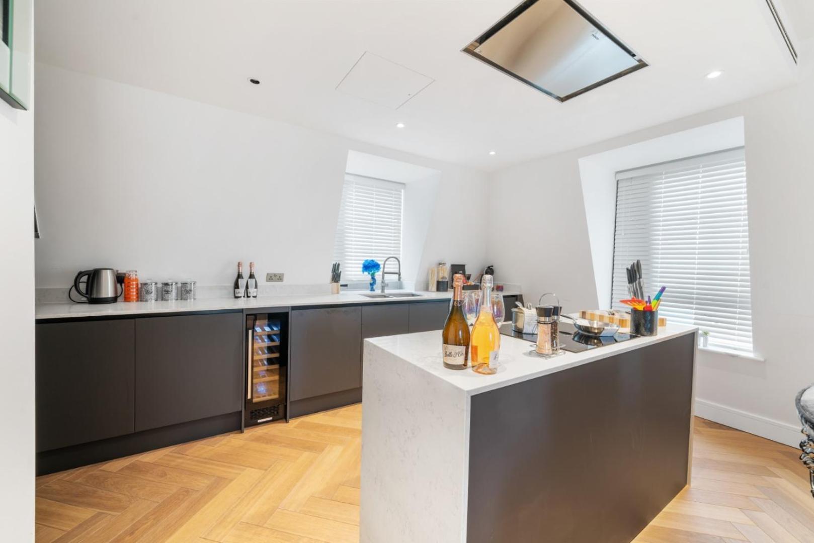 Marble Arch Luxury 3-bedroom Penthouse Haven 73 * London