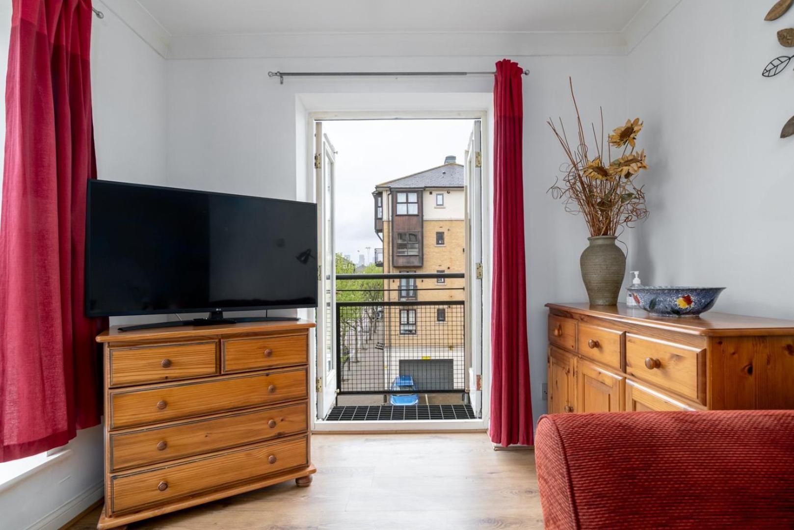 Guestready - Parkside Getaway In Britannia Village * Londen
