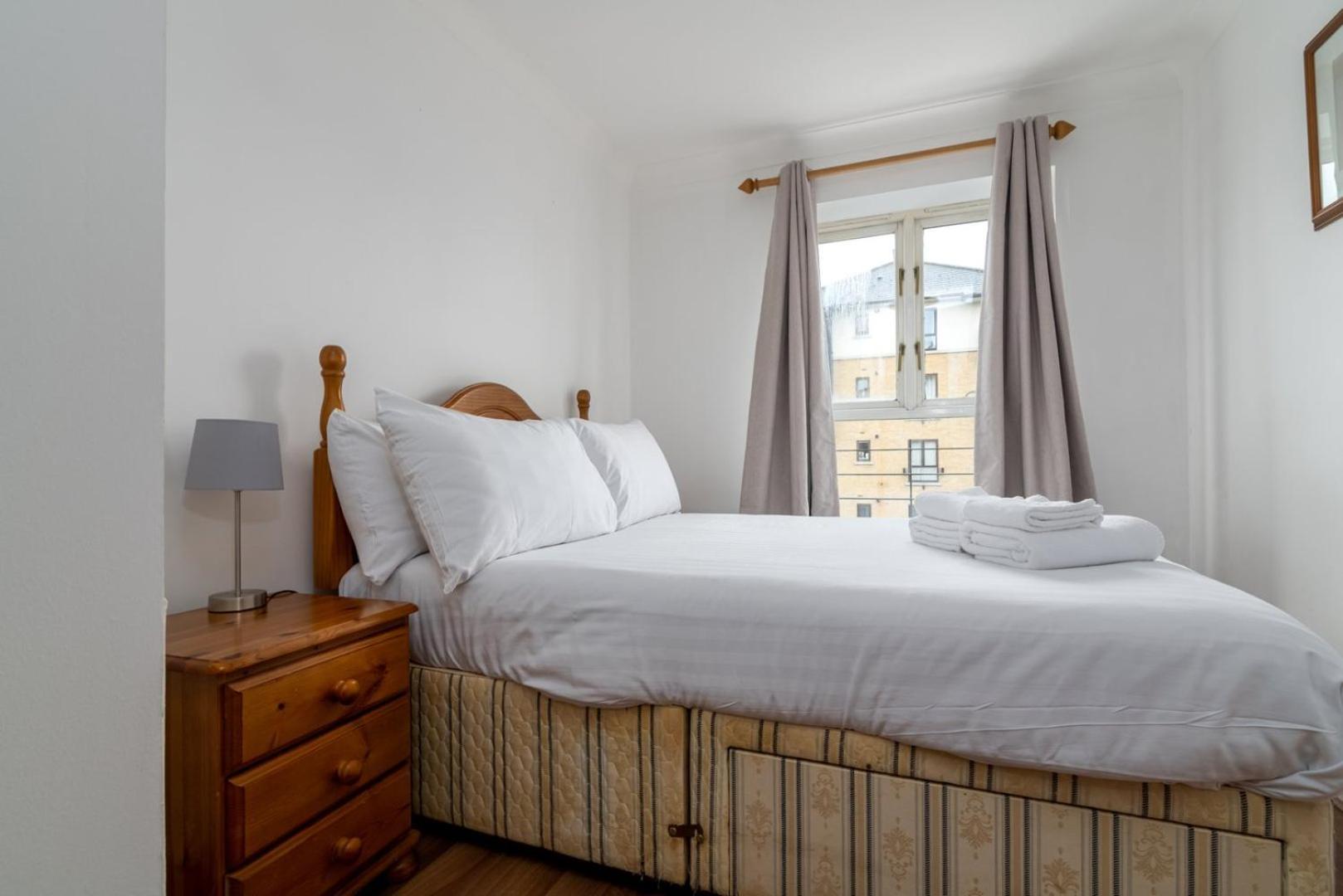 Guestready - Parkside Getaway In Britannia Village London