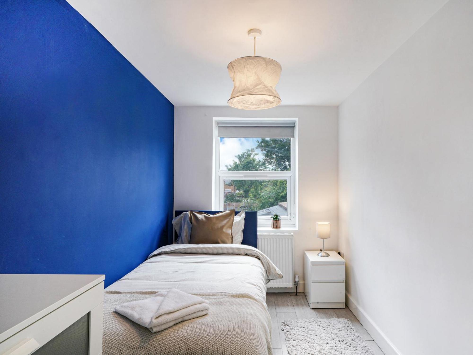 Large For Contractors & Families - Garden & Amenities Londra