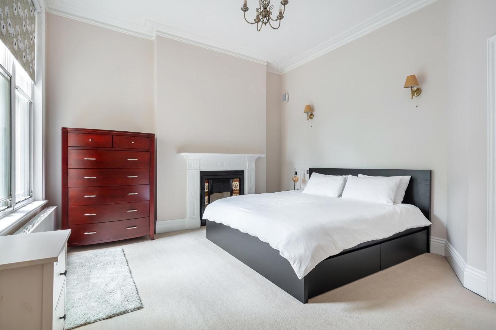 Stylish Hampstead Flat With Character And Charm Lejlighed