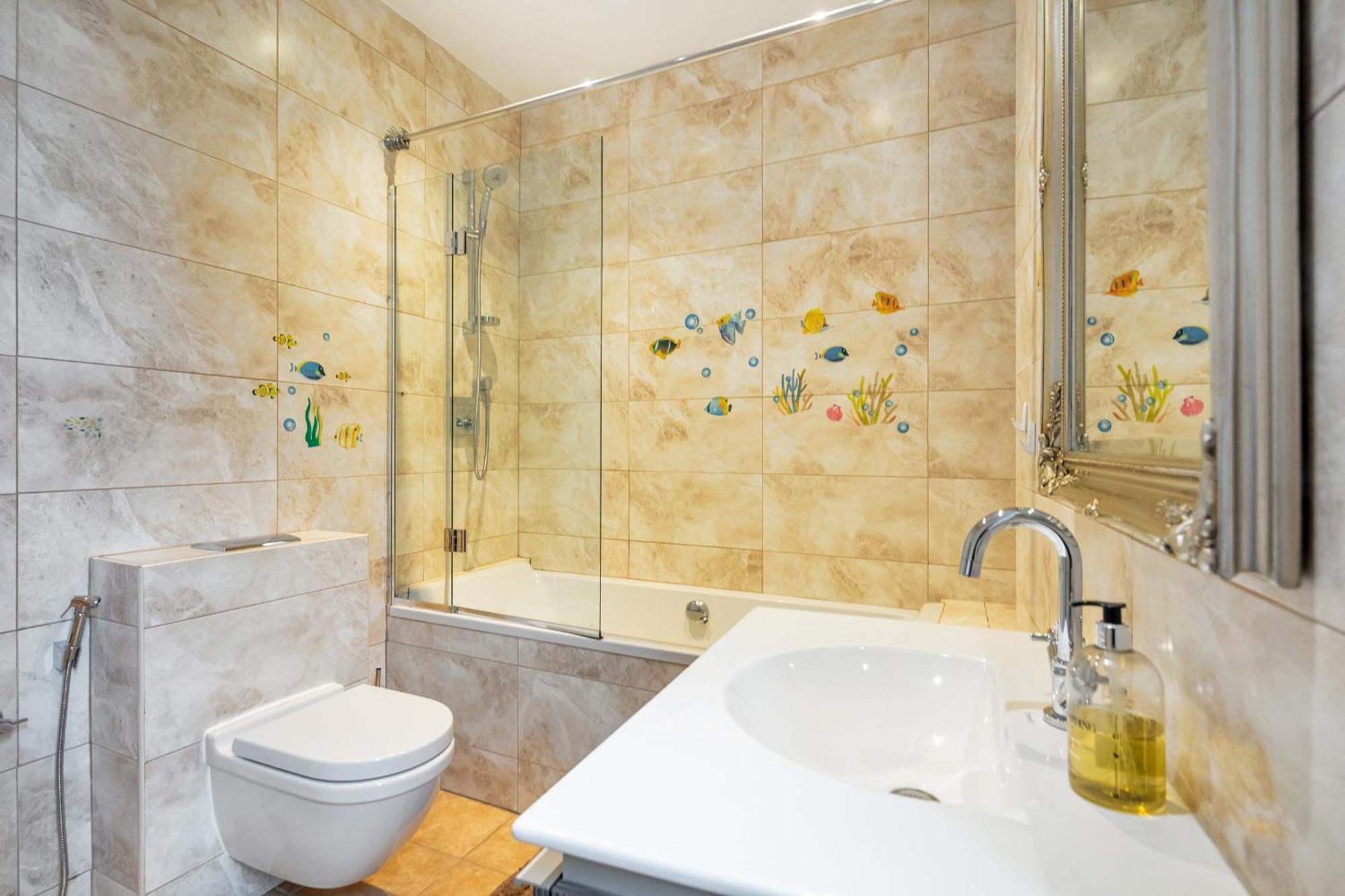 Stylish Hampstead Flat With Character And Charm Lejlighed