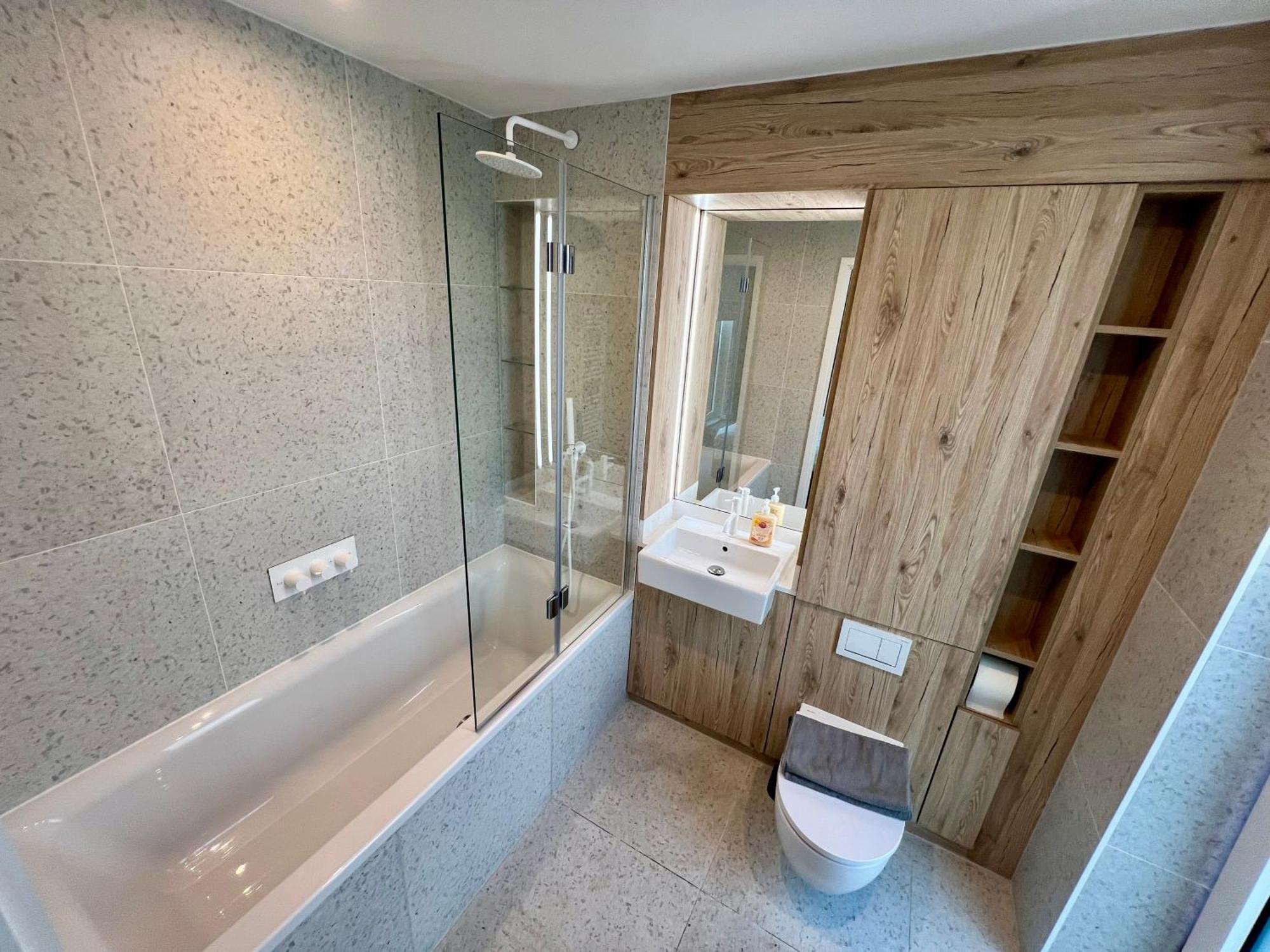 Whitechapel Superior Apartment *