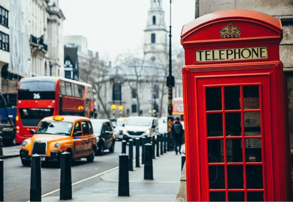 Appartamento Flat In Heart Of Londra