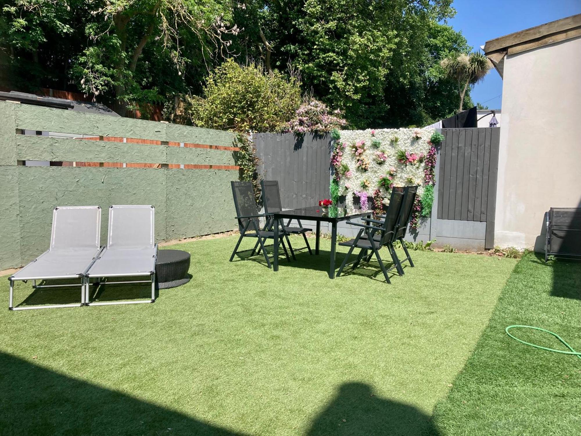 Holiday home Cosy Modern Family Free Parking Garden *