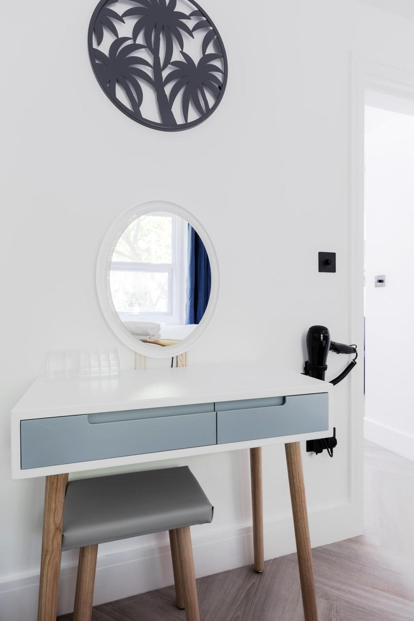 Comfortable Near Harrods Apartment London