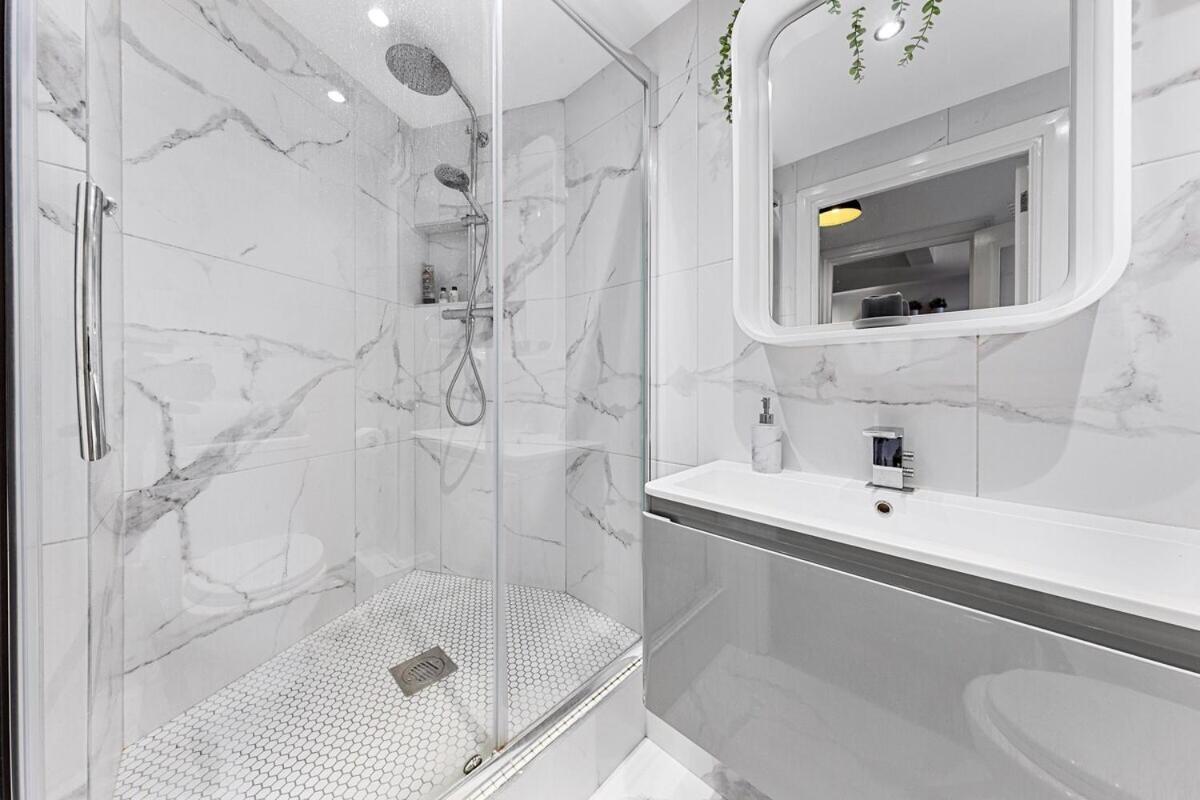 Luxury, Relaxing Apartment! 2 Mins From Paddington Station! Appartement Londres