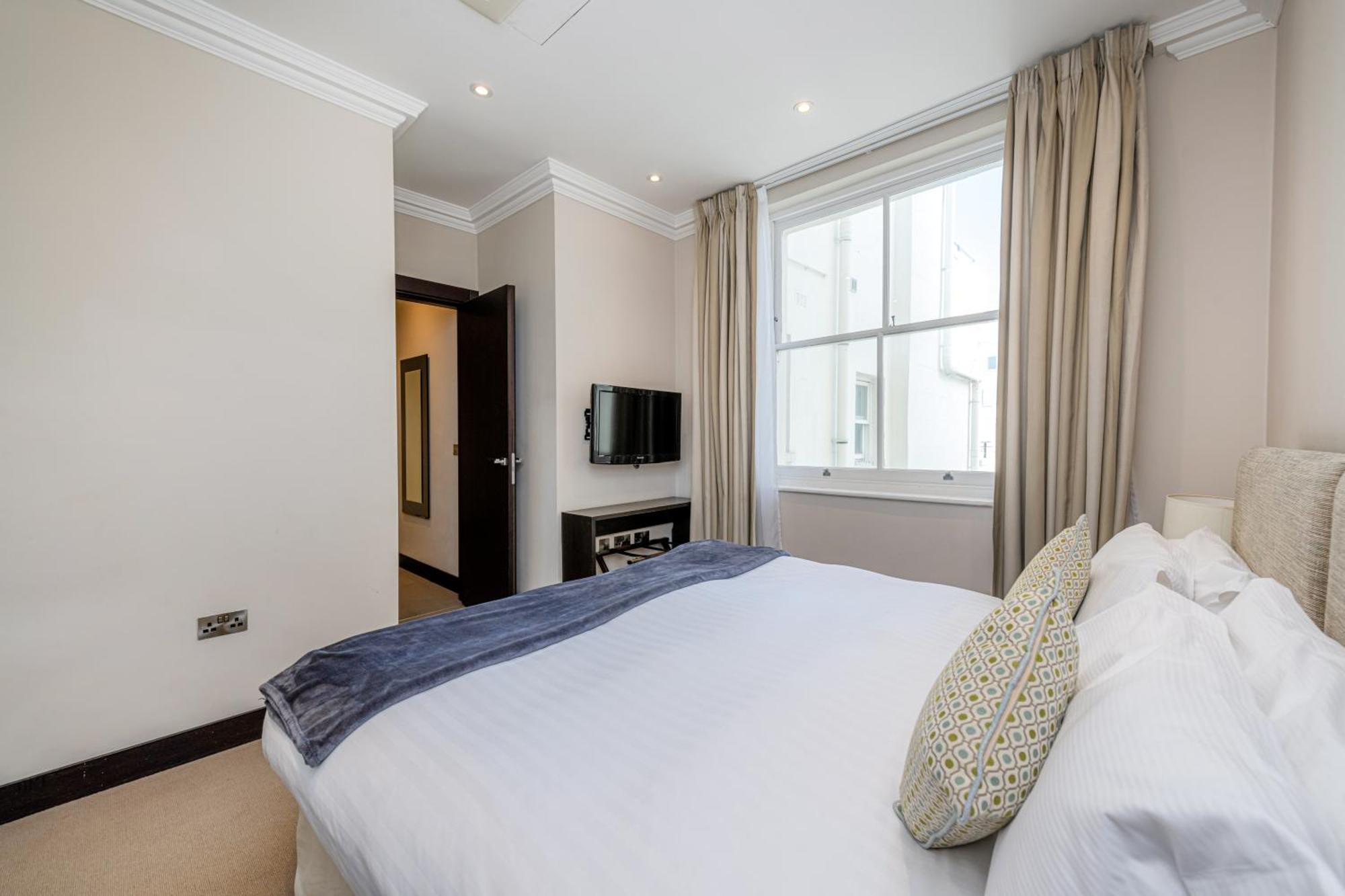 130 Queen's Gate Aparthotel
