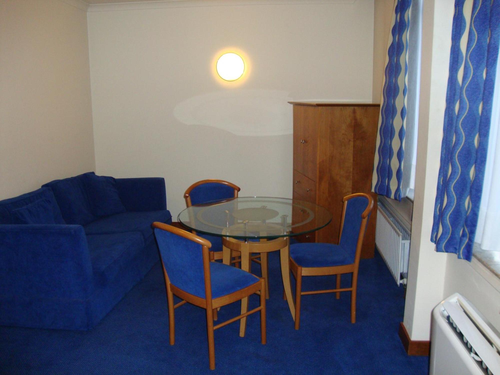 - Wembley International Hotel London