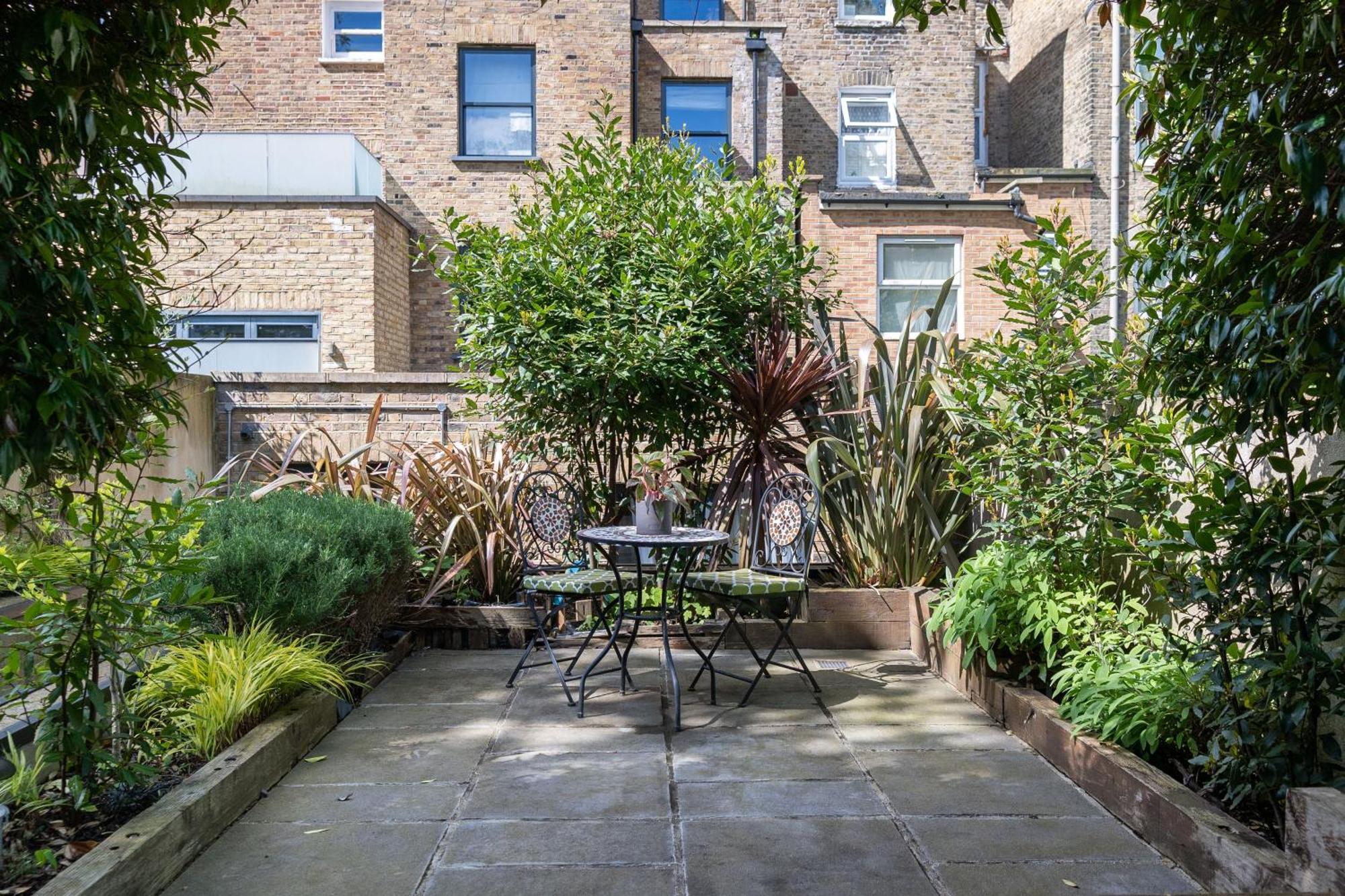 Room2 Hammersmith Townhouse Aparthotel 4*