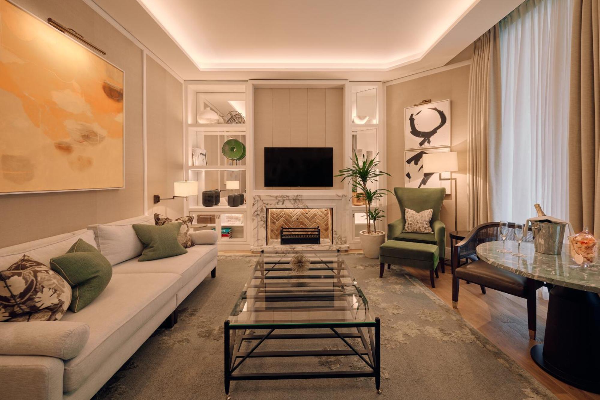 Corinthia Hotel