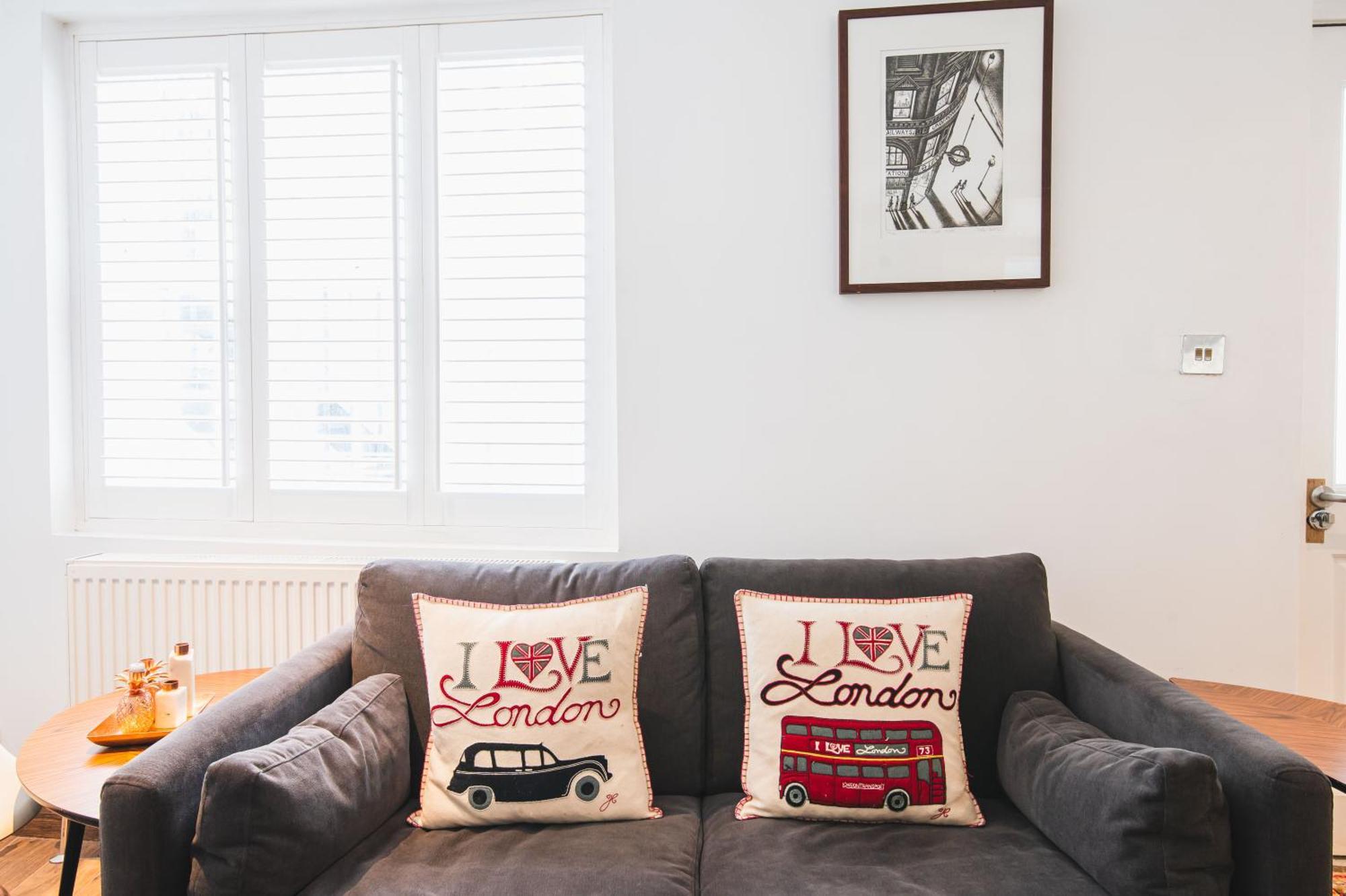 Pass The Keys - Modern & Stylish Garden In Islington Londra
