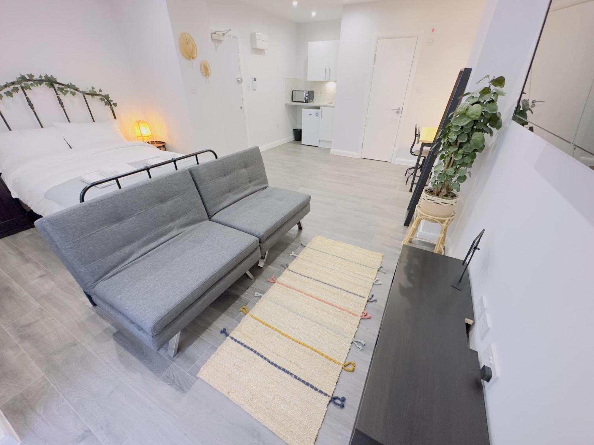 Hackney By Sleepy Apartment