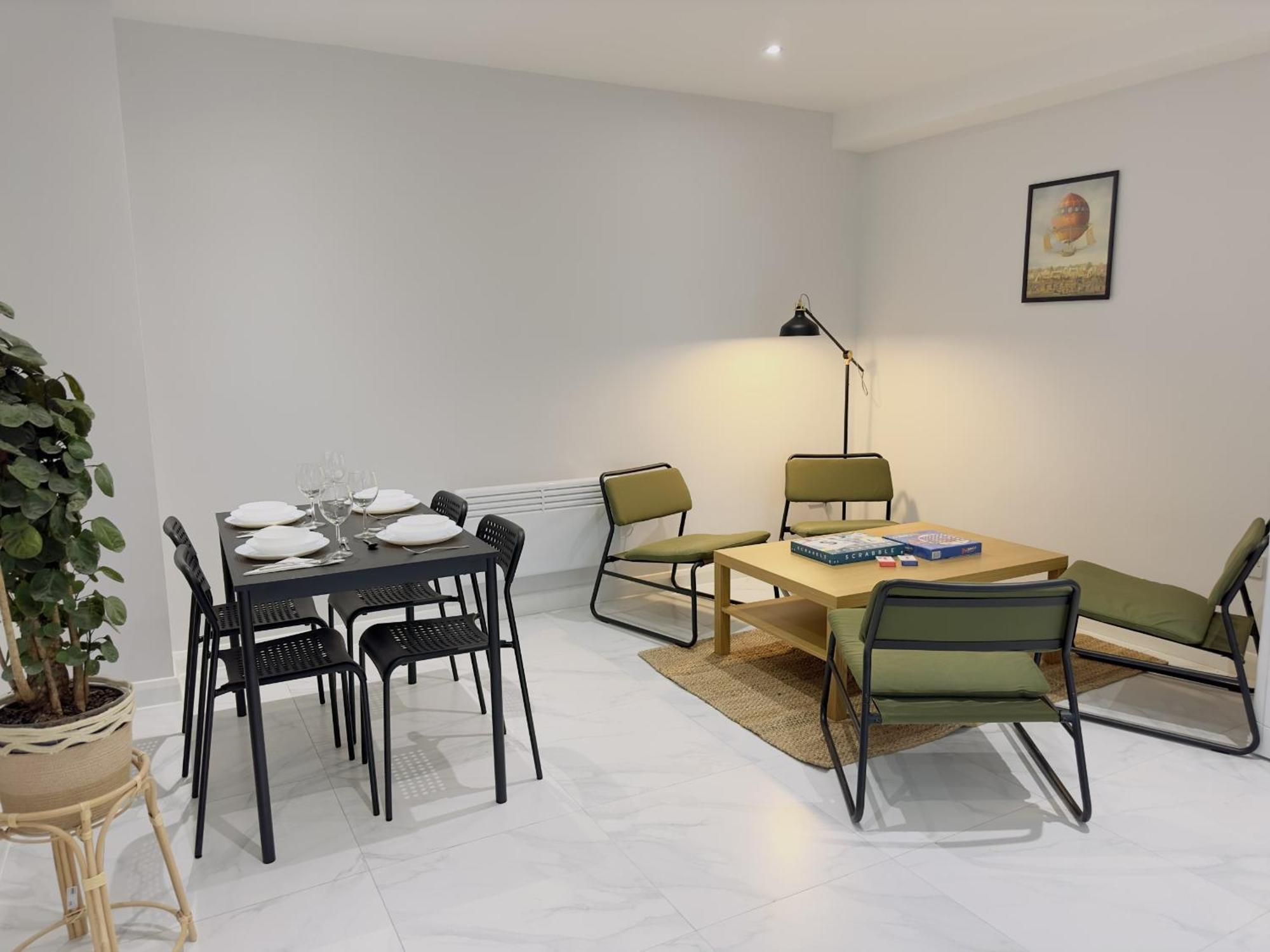 Hackney By Sleepy Apartment