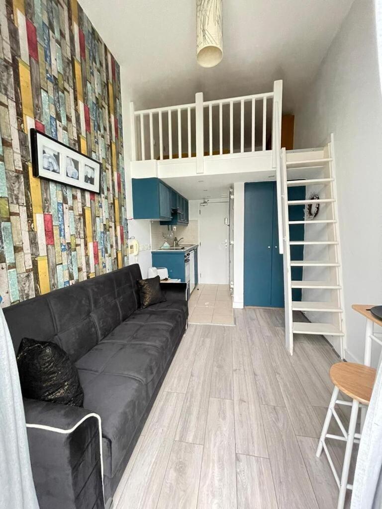 Portobello Road Artistic 'budget' Appartement Londen