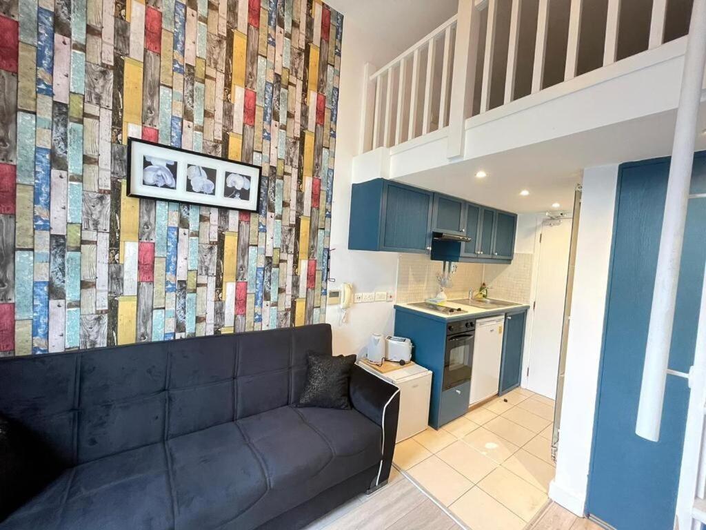 Portobello Road Artistic 'budget' Appartement