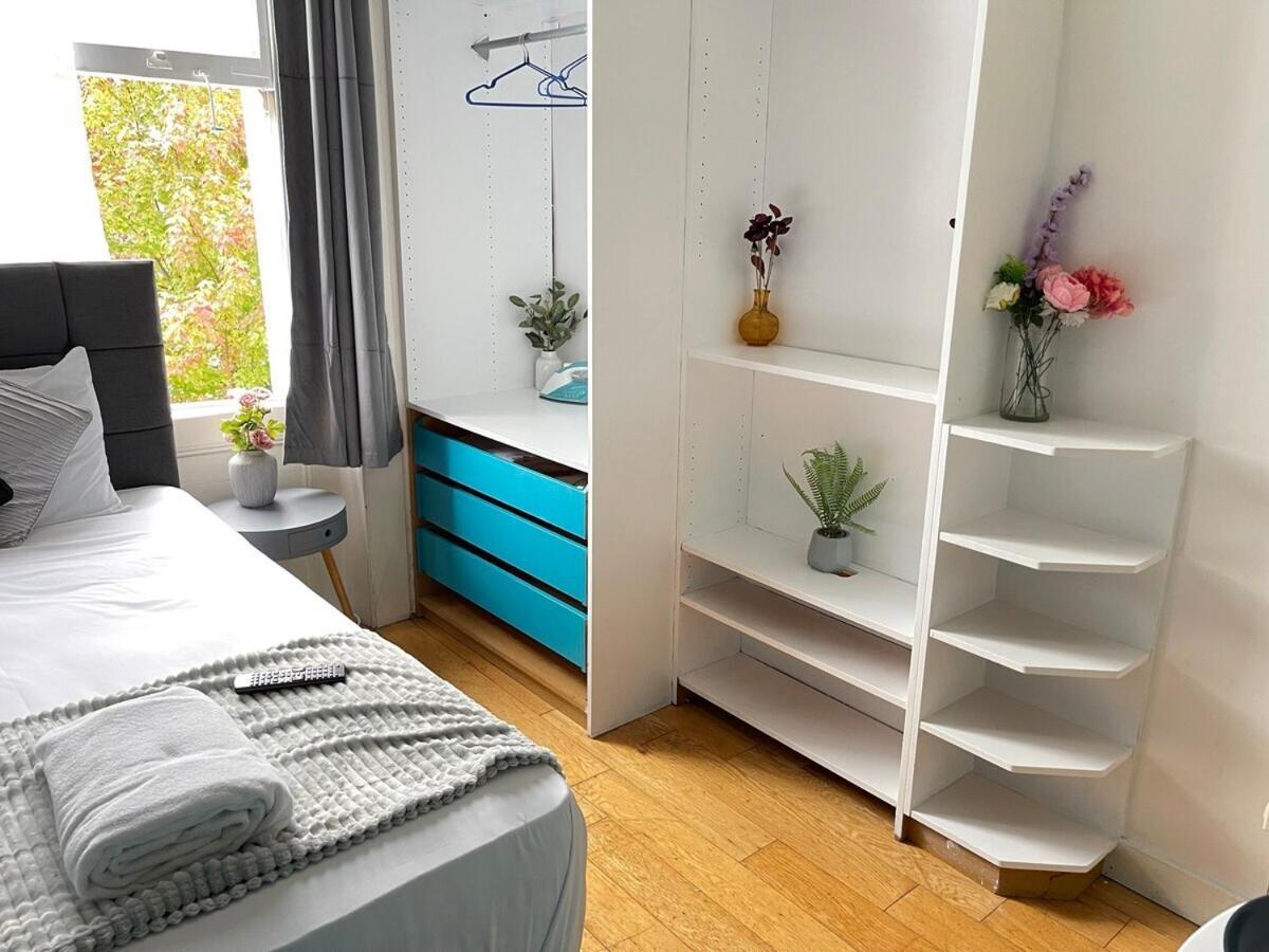 Portobello Road Artistic 'budget' Appartement Londen