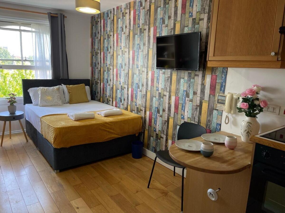 Portobello Road Artistic 'budget' Appartement Londen