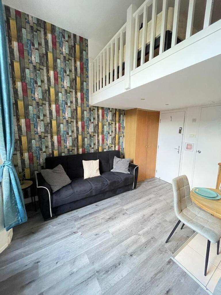 Portobello Road Artistic 'budget' Appartement Londen
