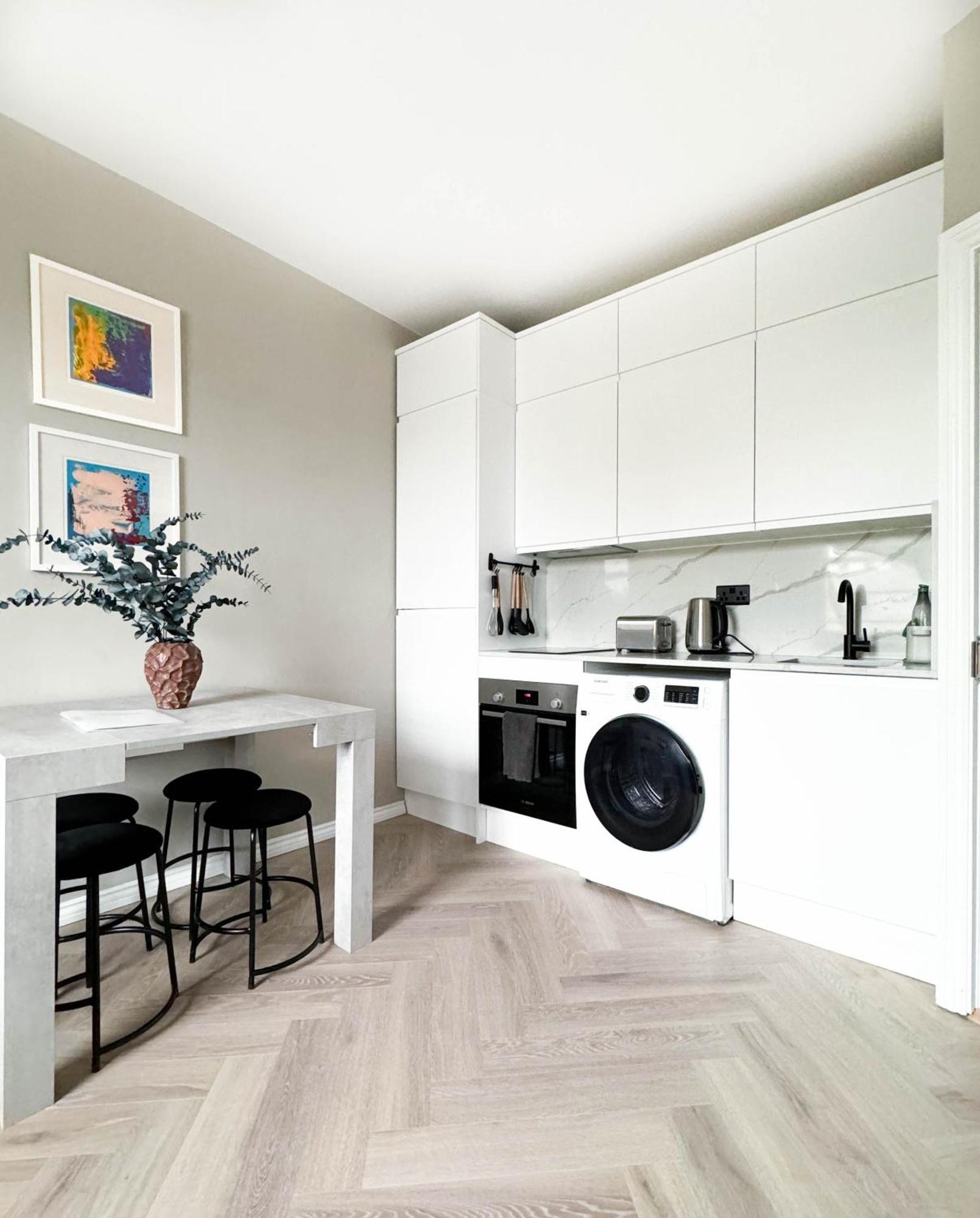 Bright Flat Close To Hyde Park Londen