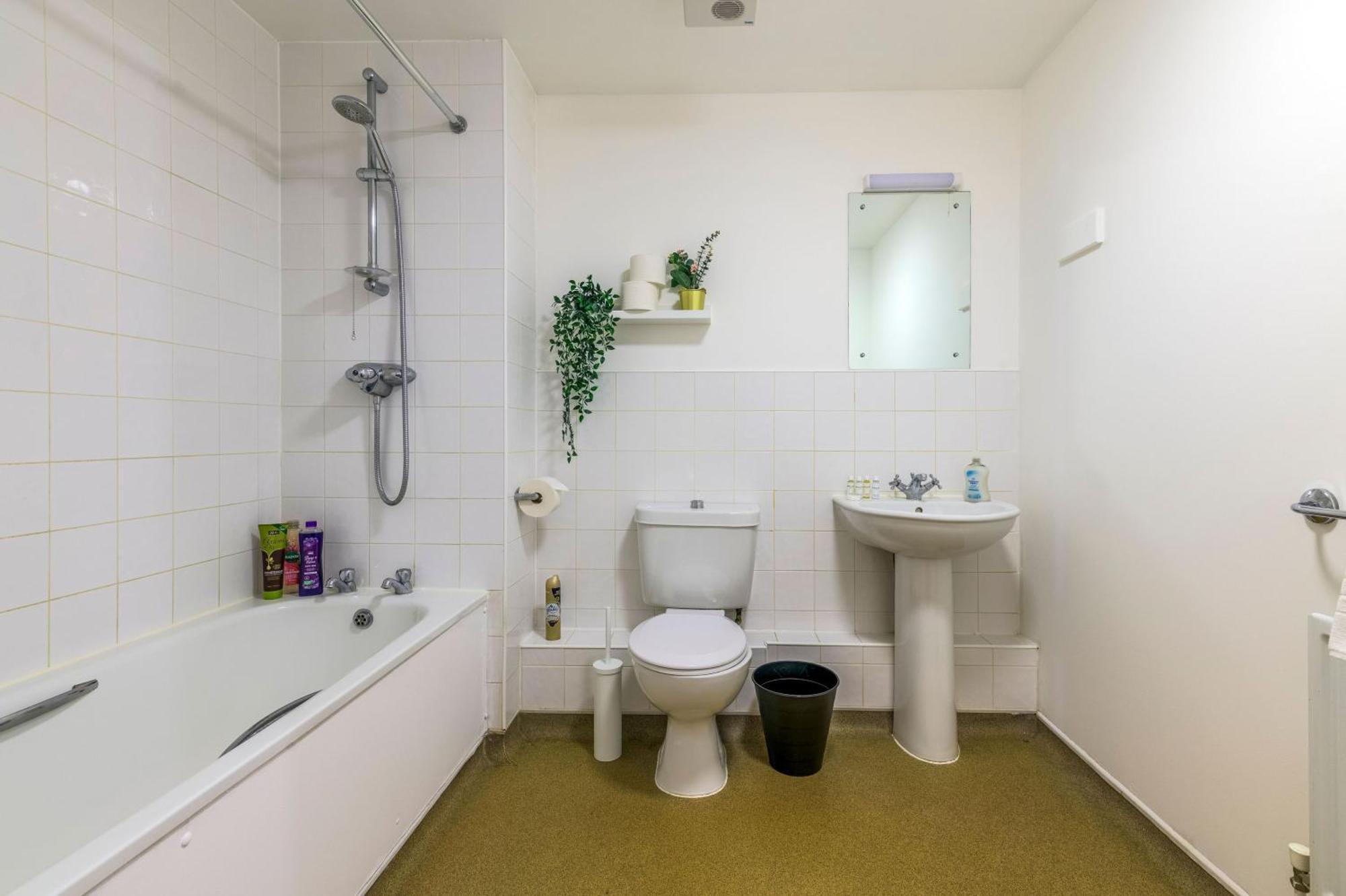 Warm 2-bed Flat By Livestay Short Lets & Serviced Appartamento Londra