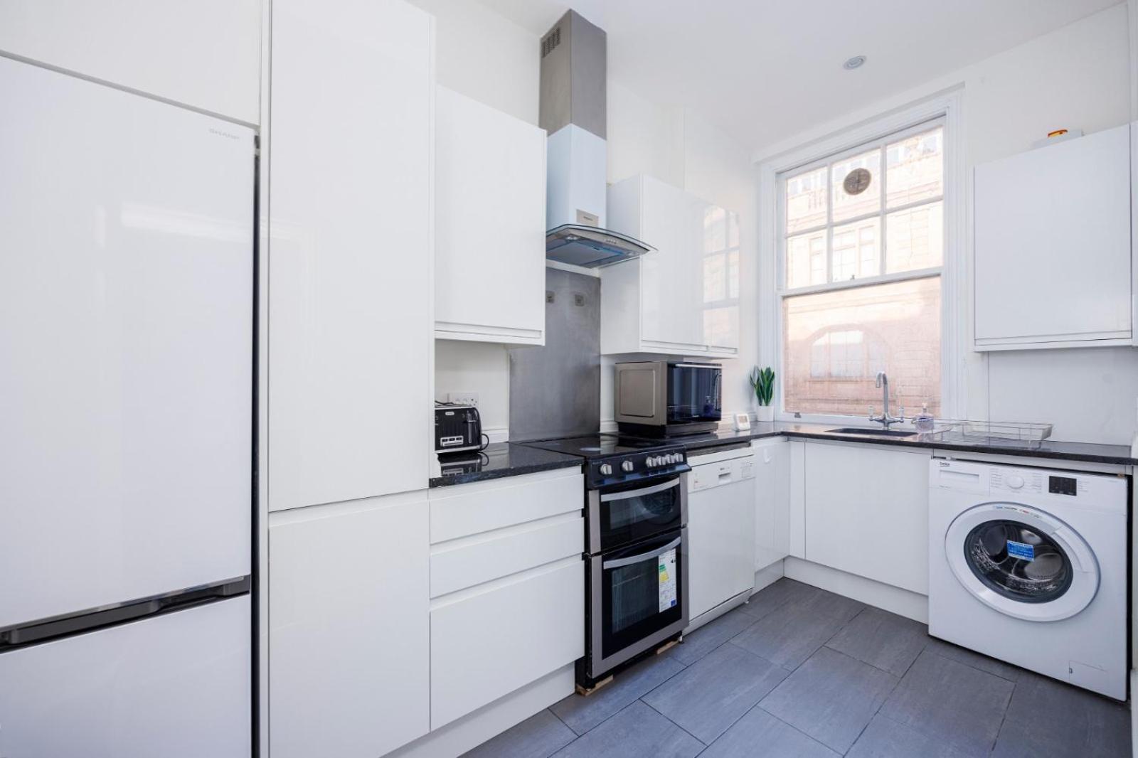 Apartment Hans Road London