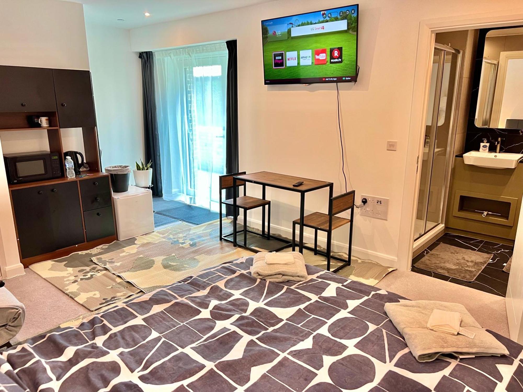 Royal King Exel Apartment London
