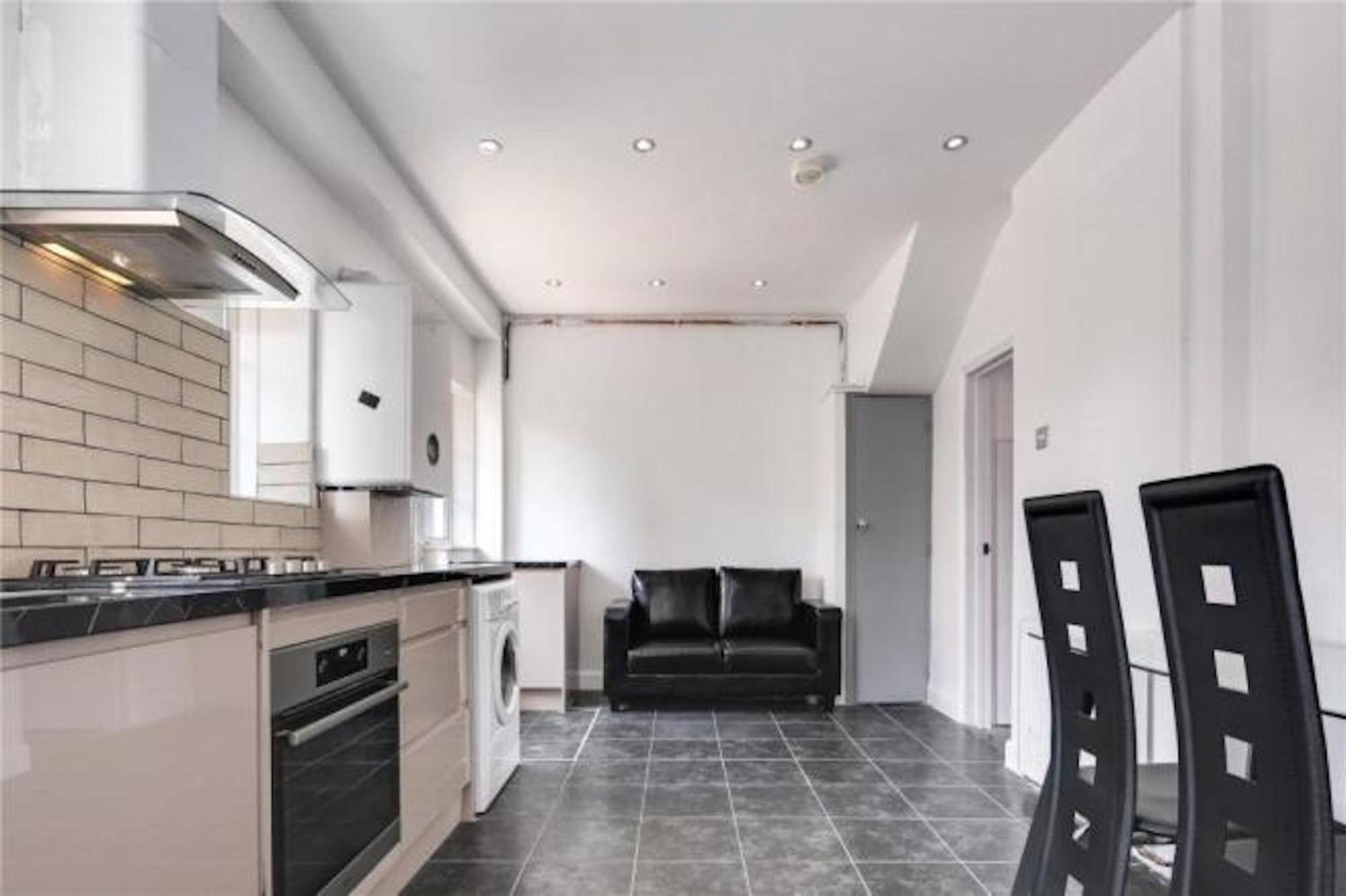 Limehouse Townhomes Modern 4-bedroom, 3-bathroom Townhome With A Private Garden Holiday home