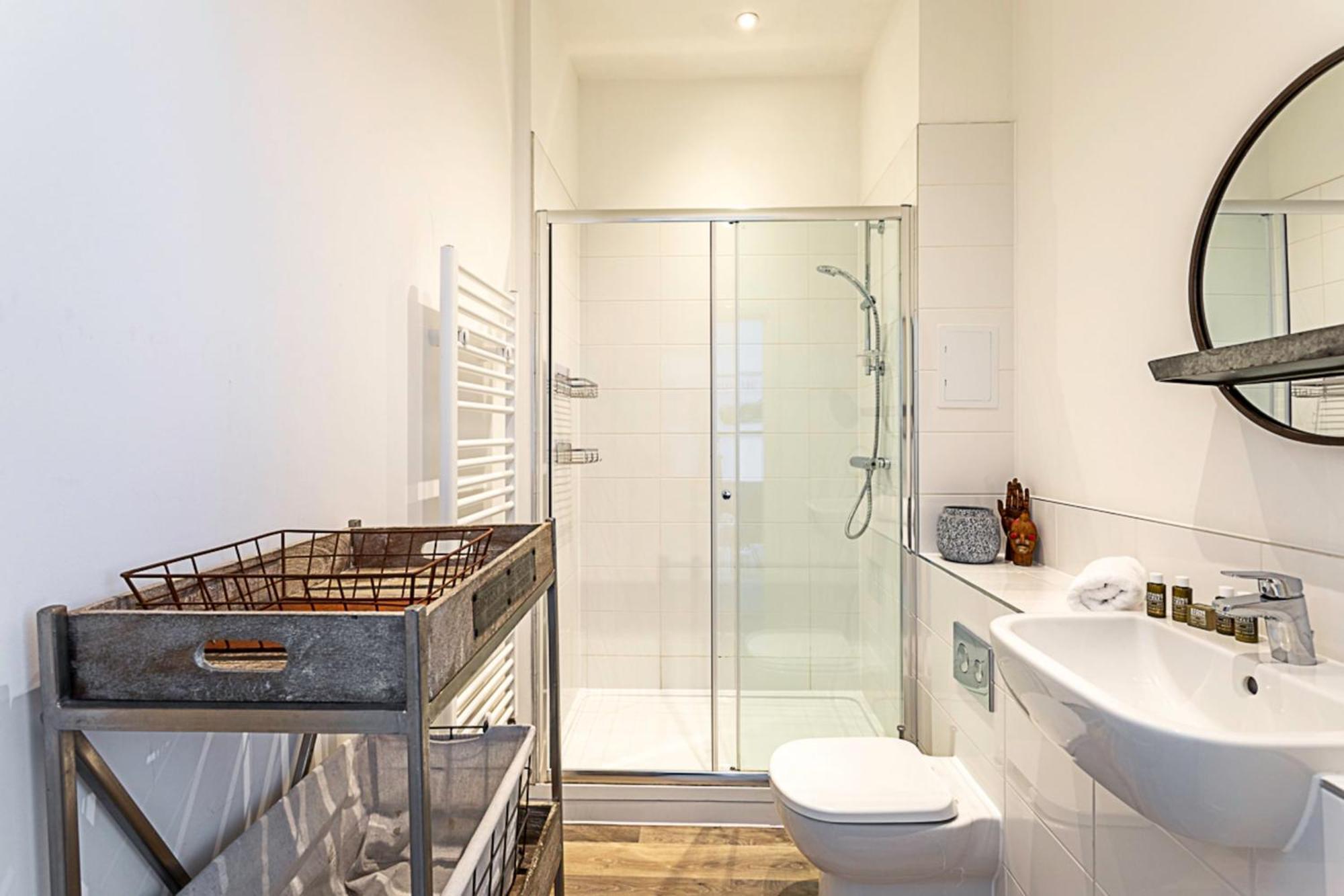 Contemporary Victorian Apartment *