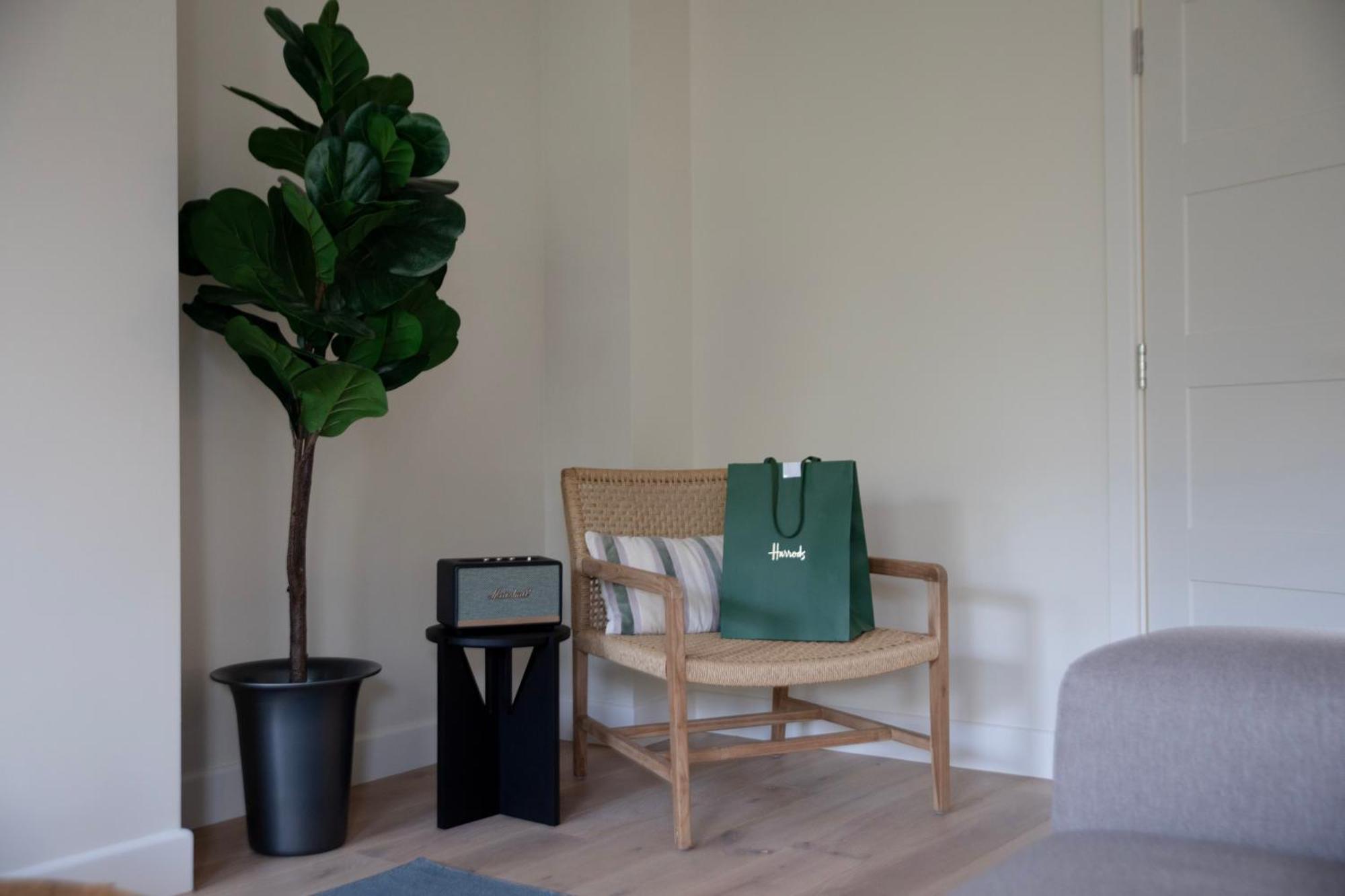 Gulaid House Knightsbridge By Bob W 5* London