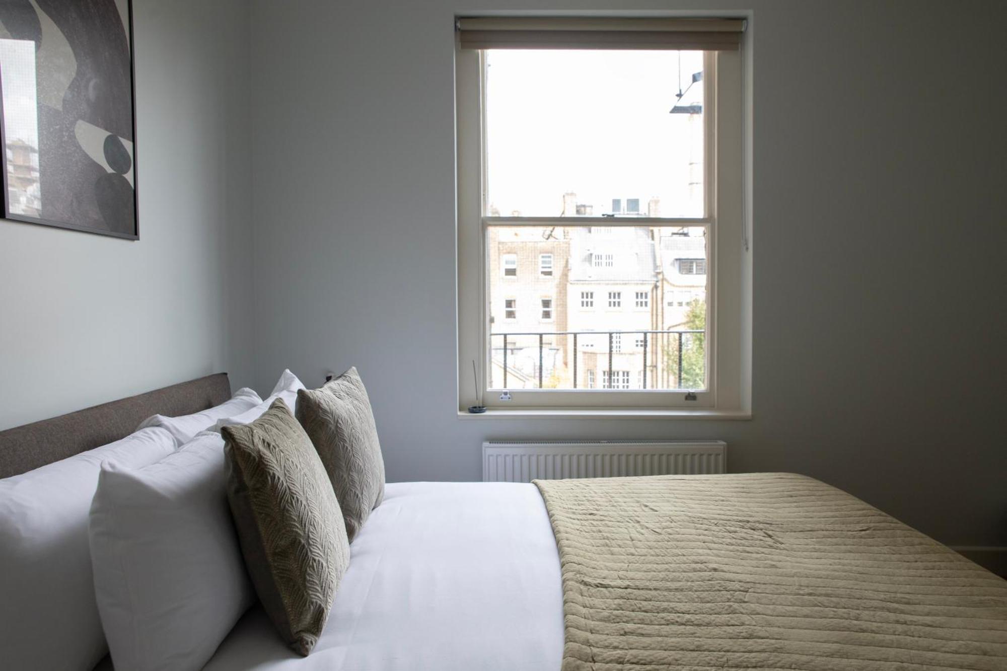 Gulaid House Knightsbridge By Bob W London