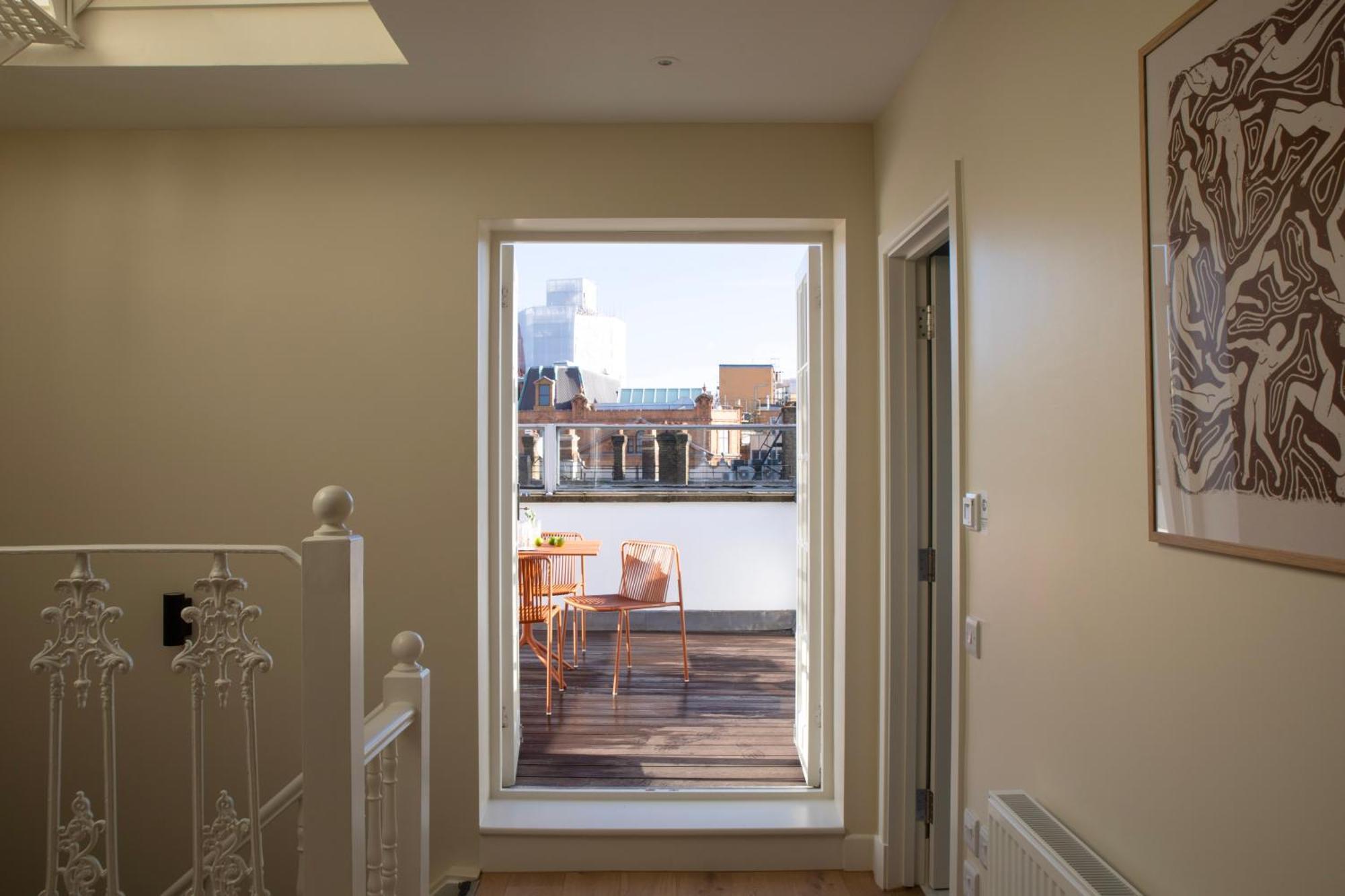 Gulaid House Knightsbridge By Bob W 5*