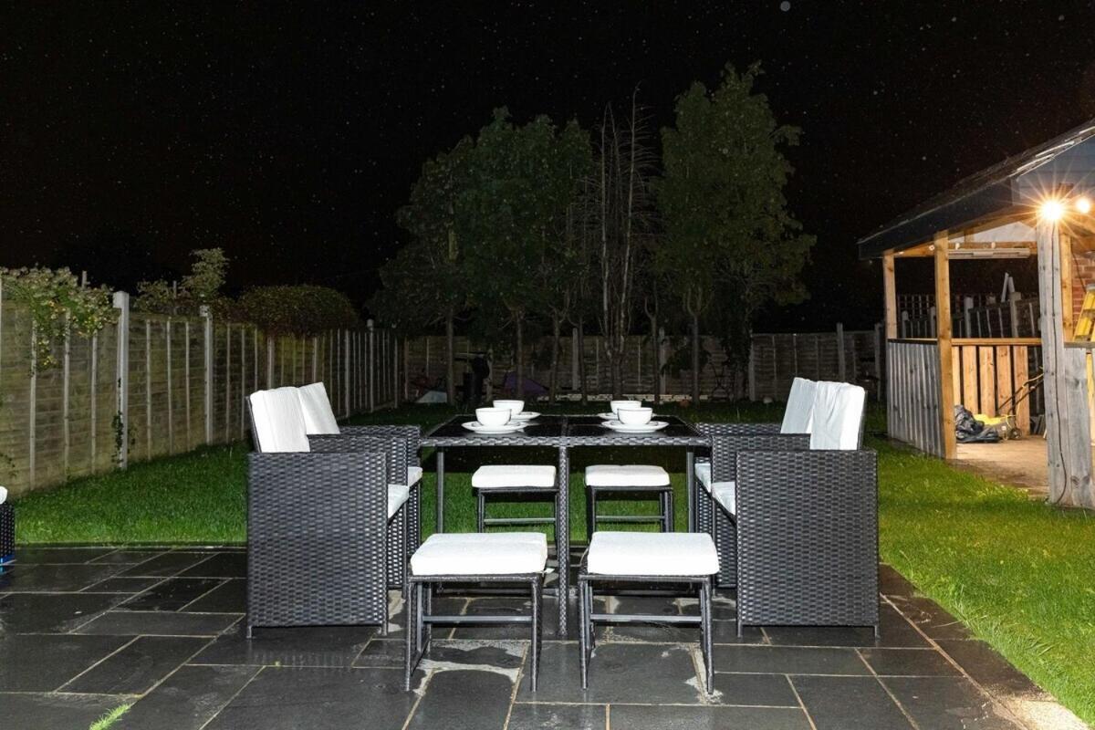 Bonneville House, Private Jacuzzi And Modern Interior Londra