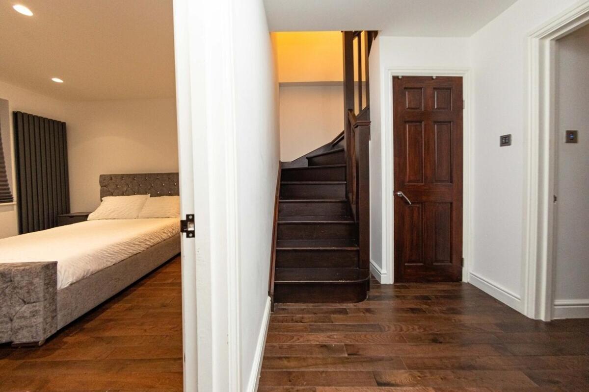 Casa vacanze Bonneville House, Private Jacuzzi And Modern Interior Londra