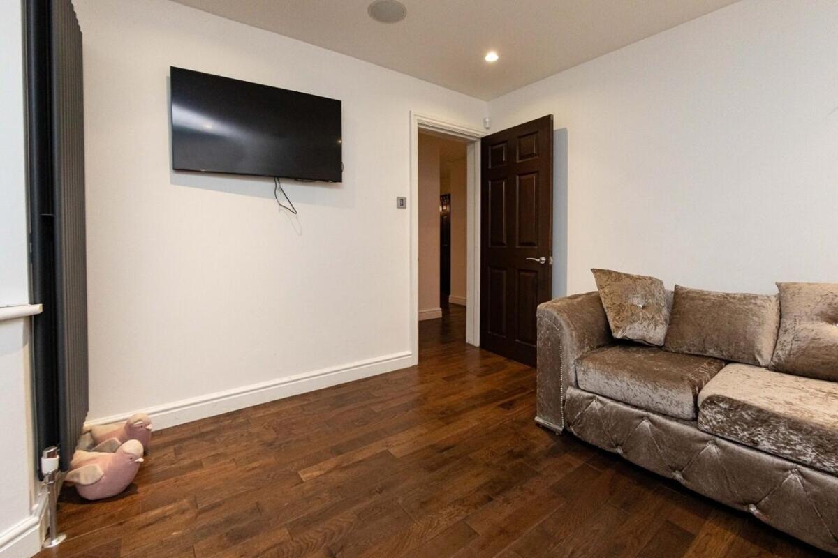 Bonneville House, Private Jacuzzi And Modern Interior Casa vacanze Londra