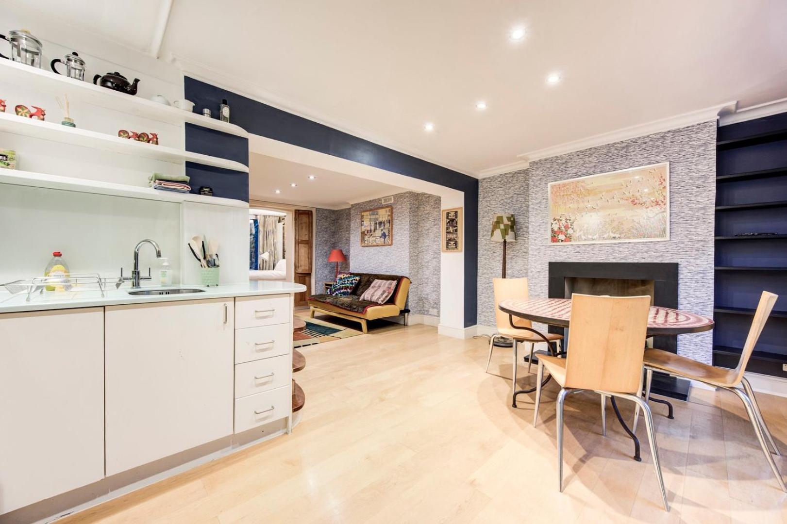 Guestready - Lower Ground Classic Near The Oval Apartment *