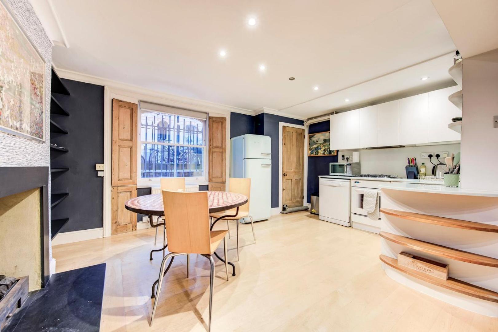 Guestready - Lower Ground Classic Near The Oval Apartment *