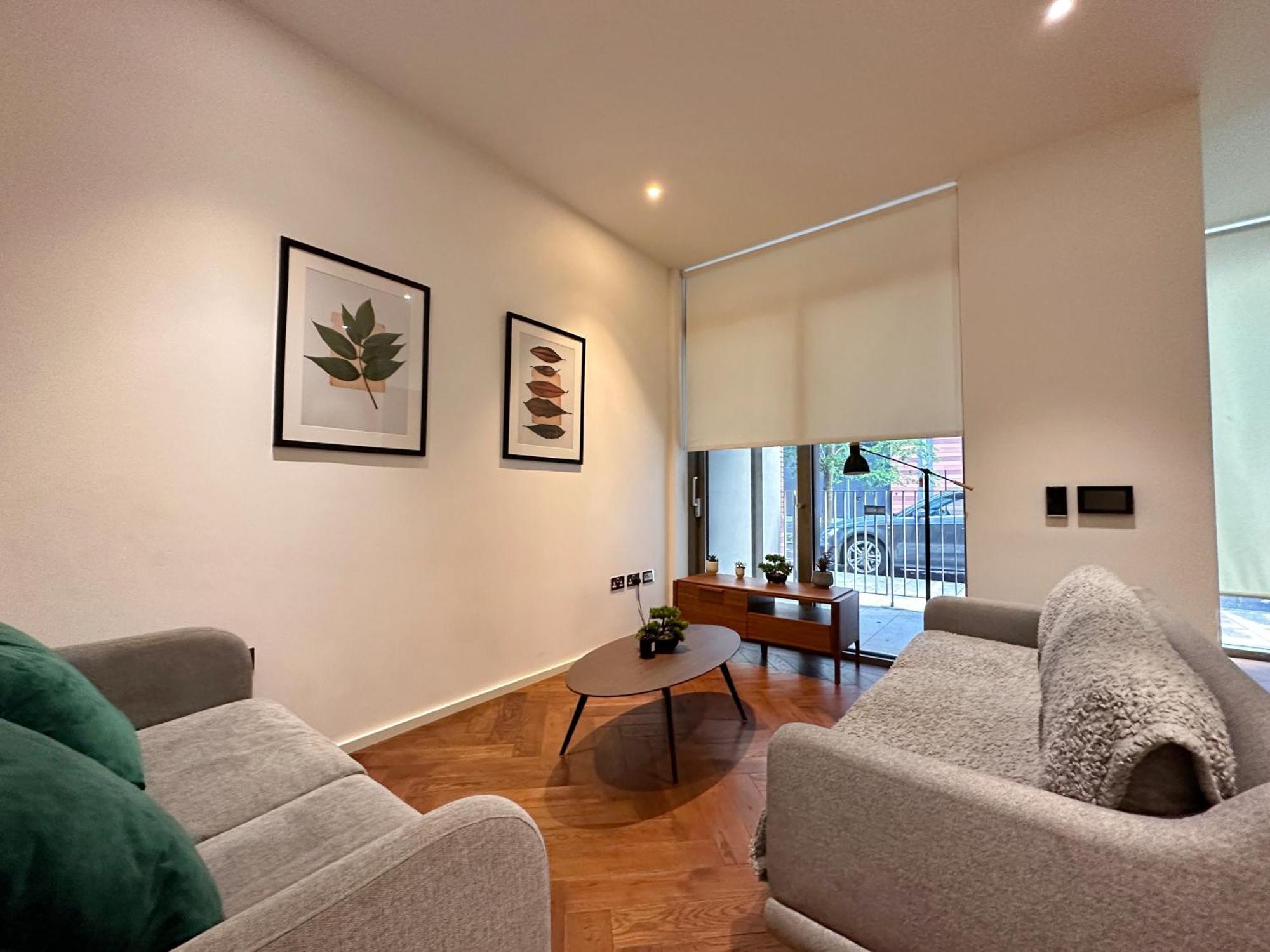 Luxury 2bed 2bath In Nine Elms In Modern Development Apartment London