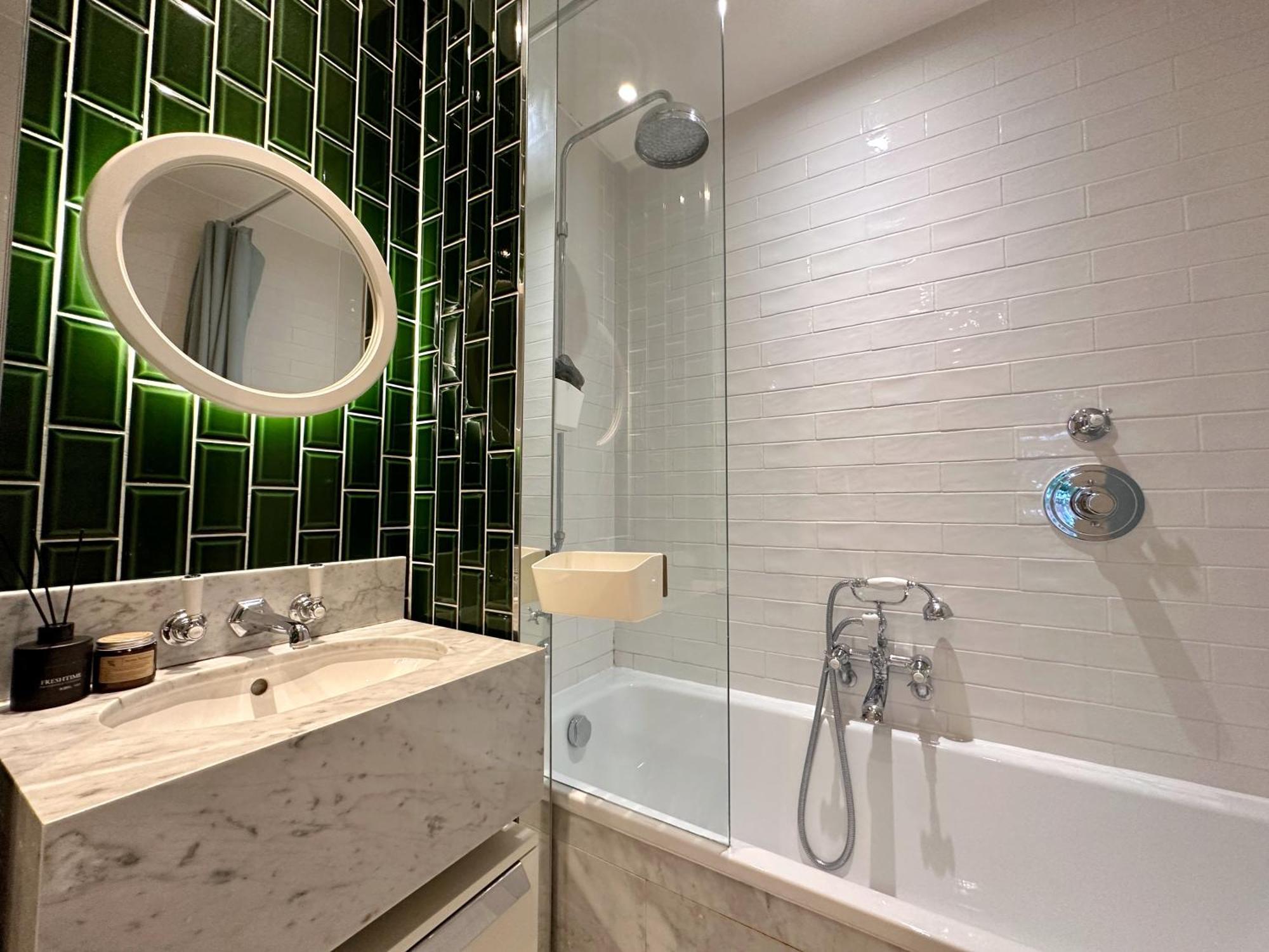 Apartment Luxury 2bed 2bath In Nine Elms In Modern Development