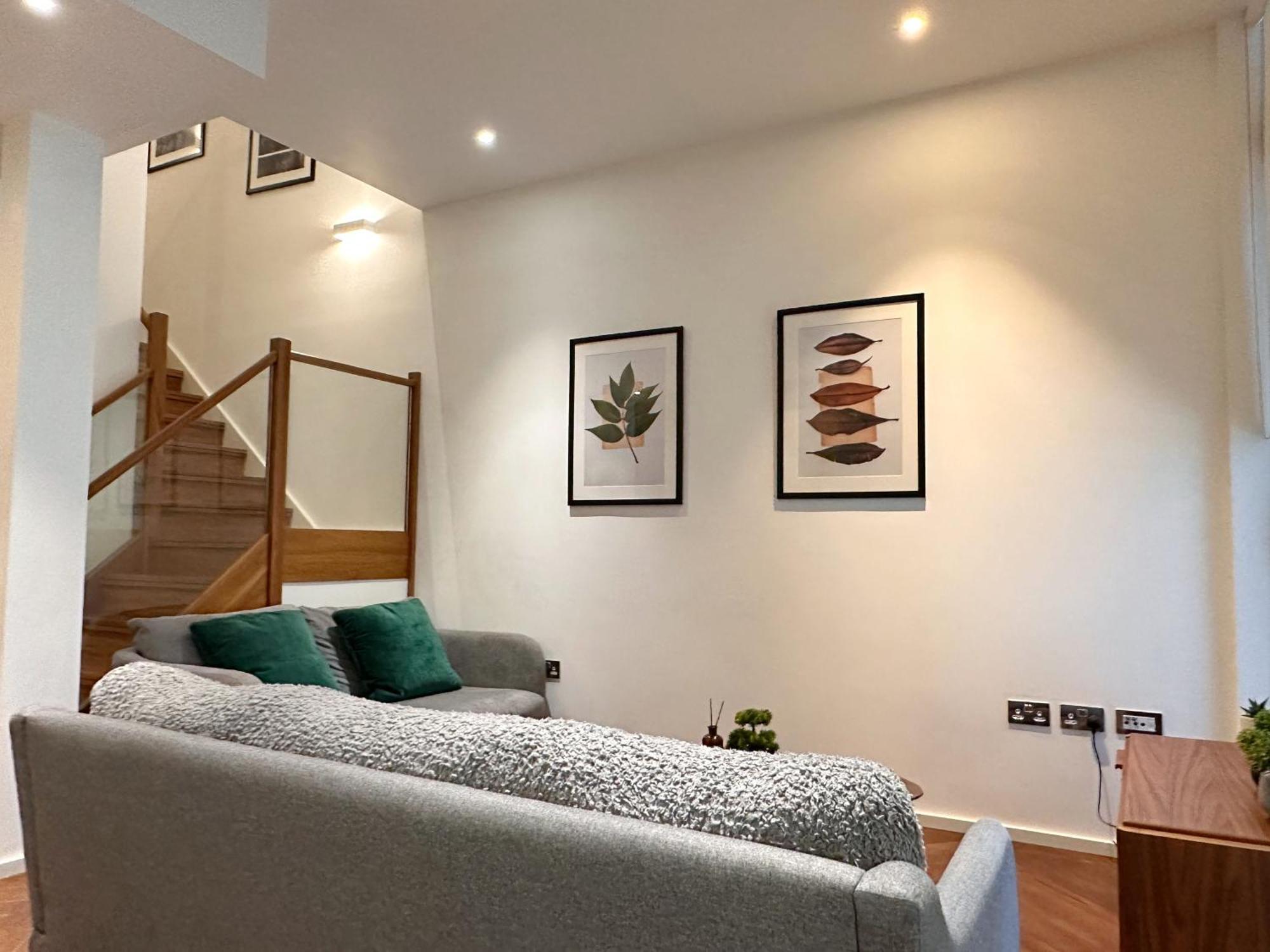 Luxury 2bed 2bath In Nine Elms In Modern Development Apartment *