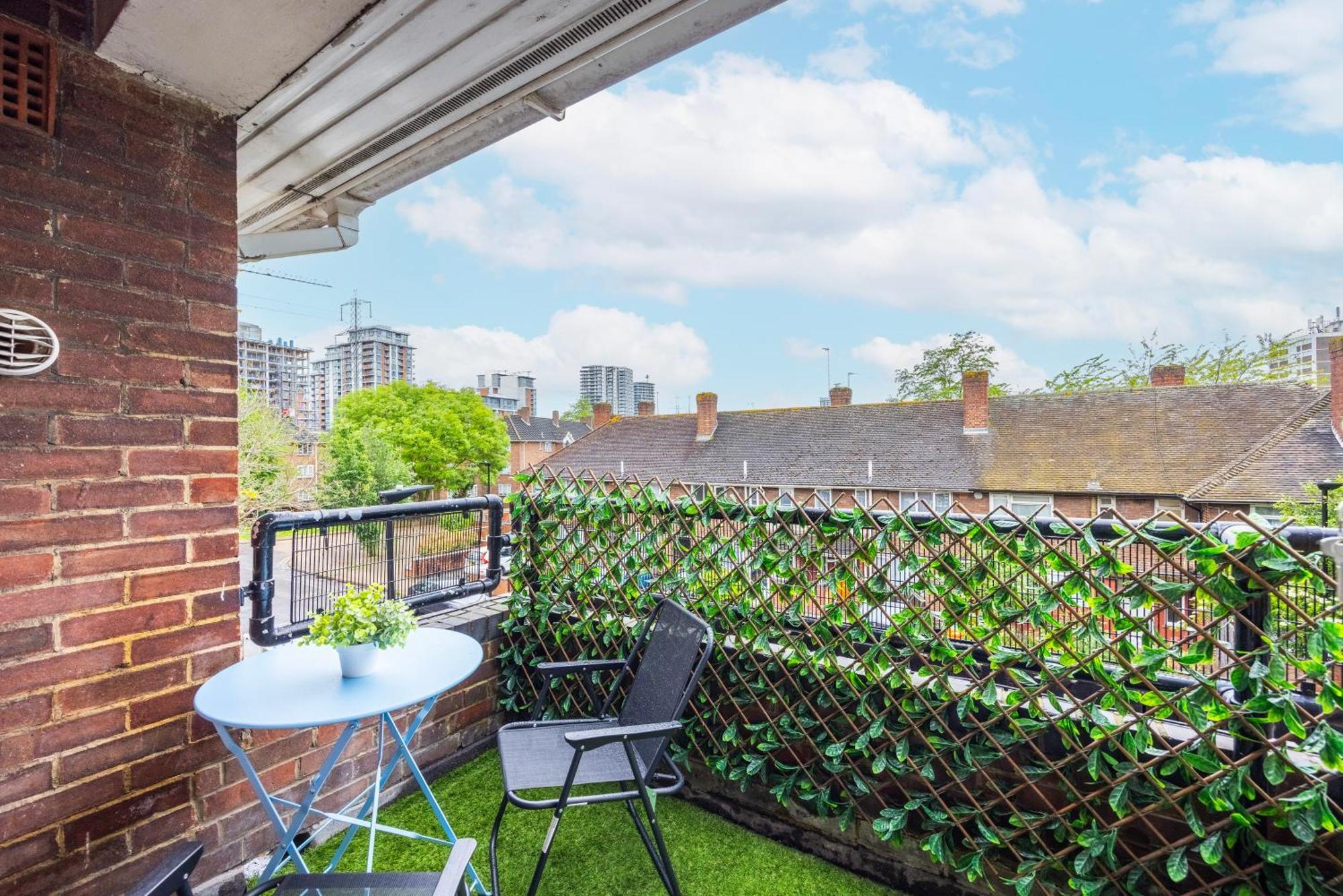 Appartement Excel O2 Stunning Large 3 Bedroom With Balcony
