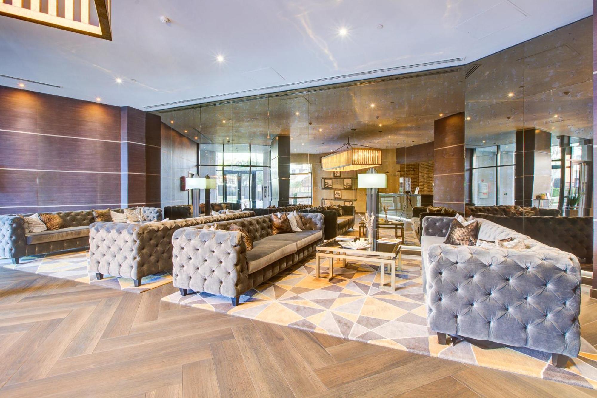 Canary Wharf 2 Bedroom Luxury * Londres