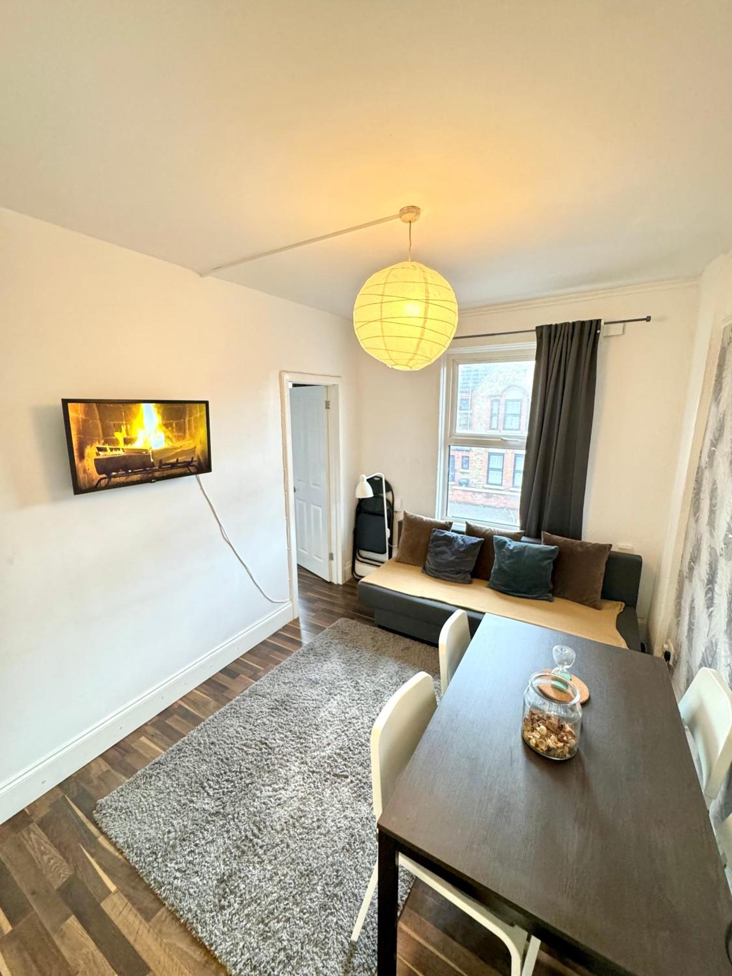 2 Bed Sofa Bed Up To 6 * London