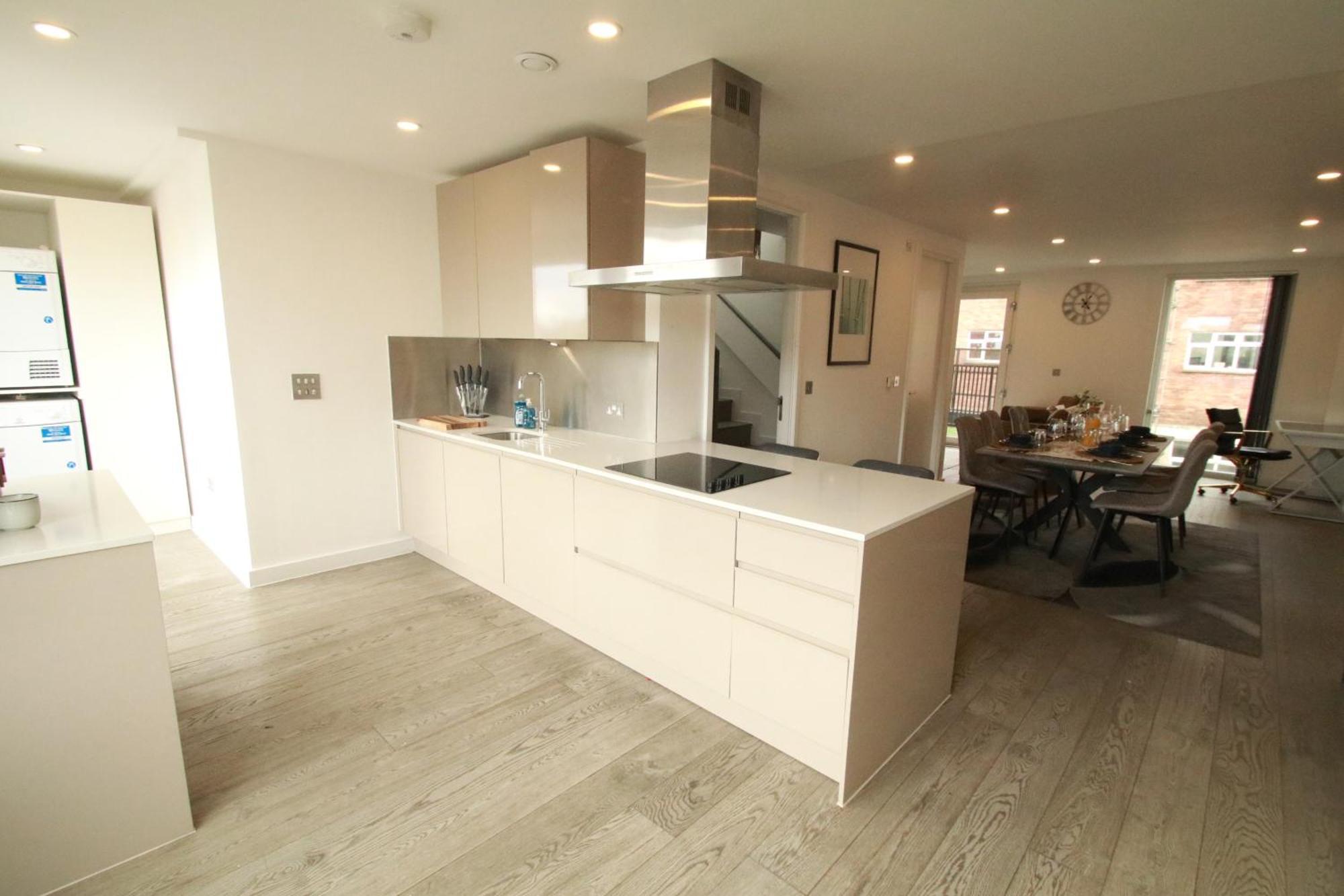 Ft6 Penthouse Apartment *