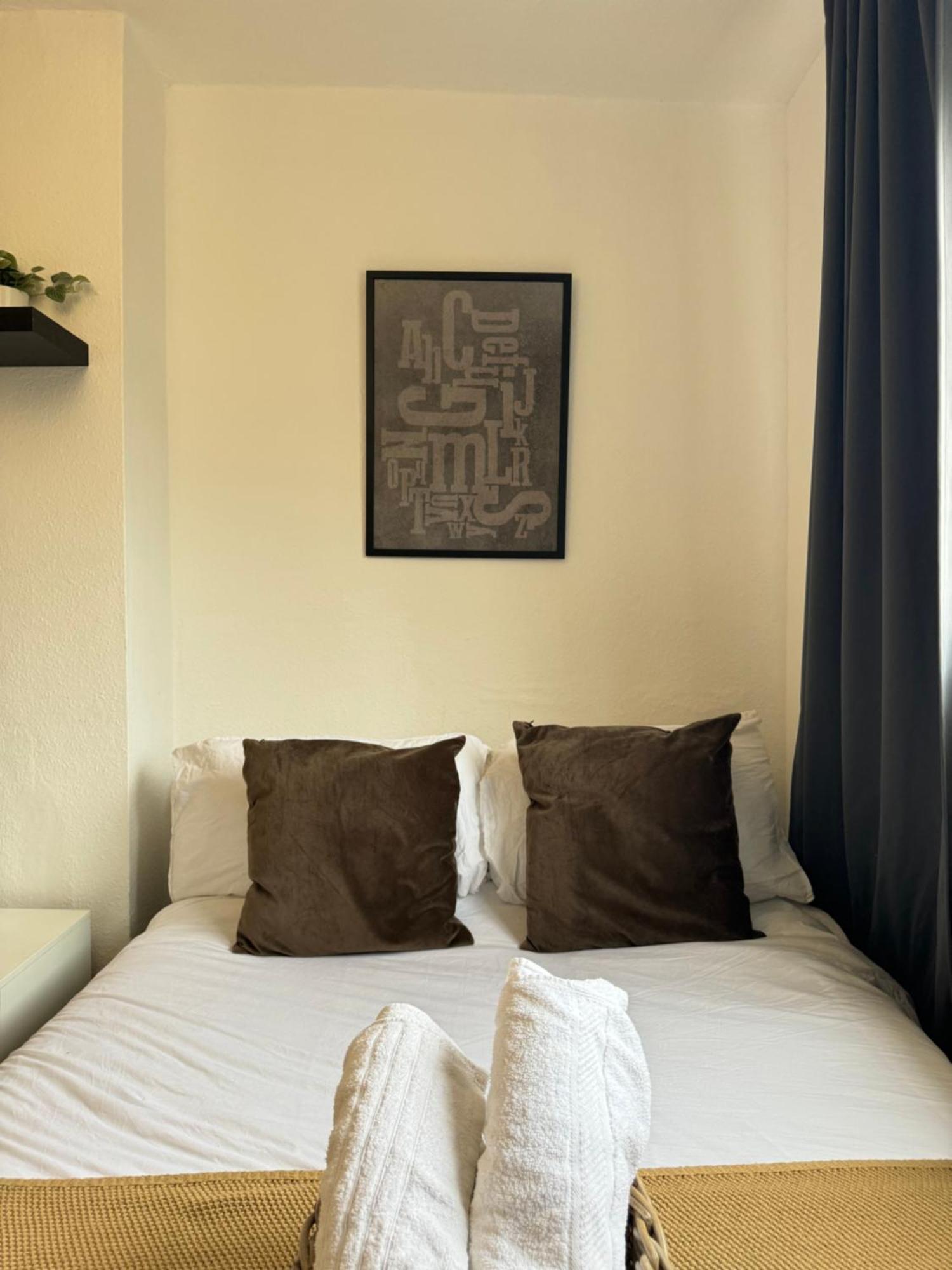 2 Bed Sofa Bed Up To 6 *