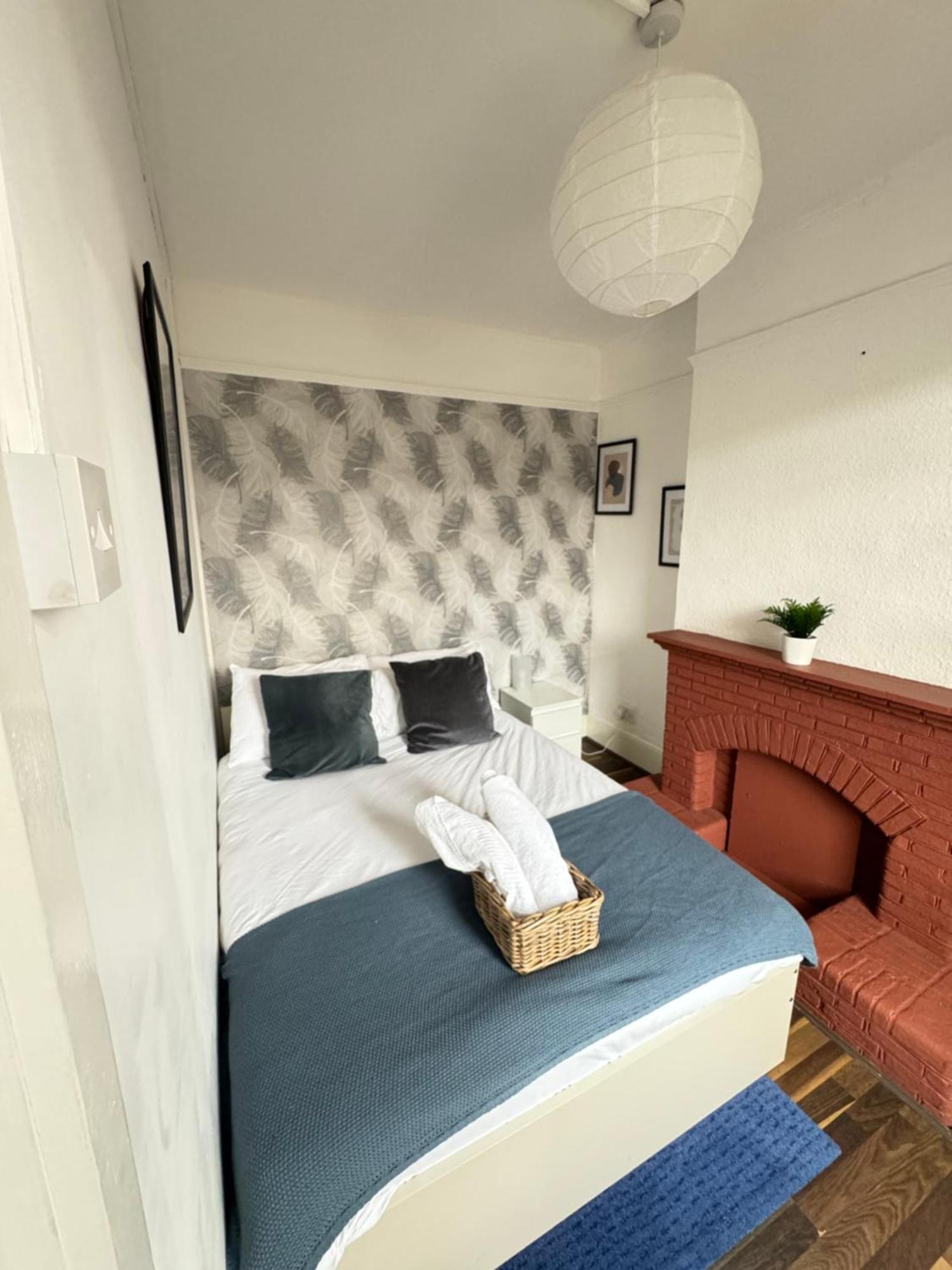 2 Bed Sofa Bed Up To 6 Apartment London
