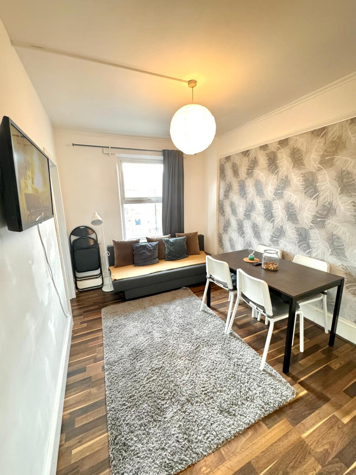 Apartment 2 Bed Sofa Bed Up To 6